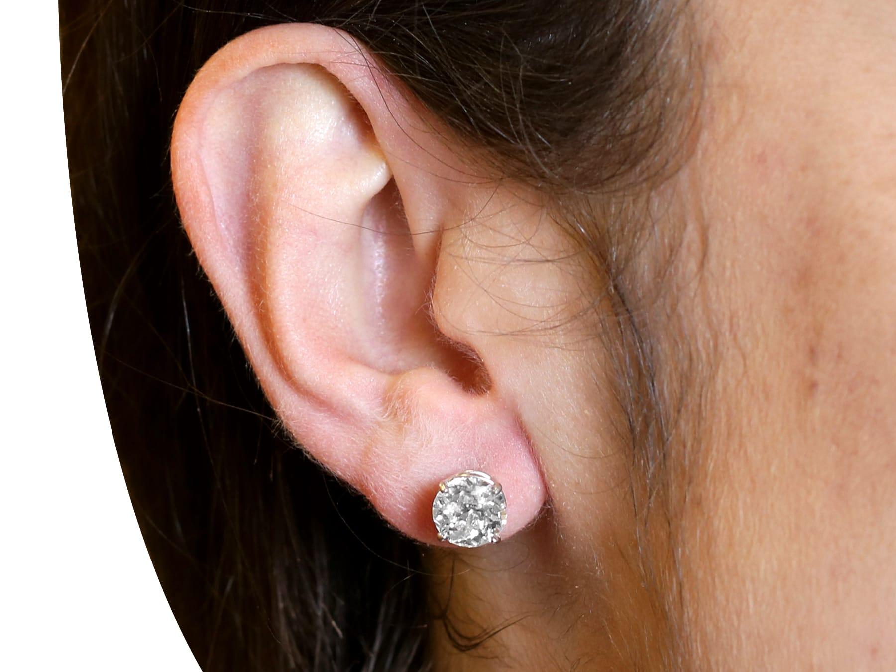 Antique 3.48 Carat Diamond and Platinum Stud Earrings For Sale 2