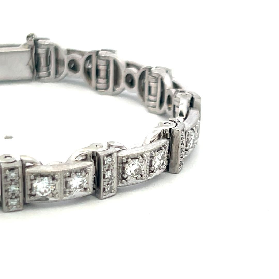 Antikes 3,50ct rundes Brillant-Diamant-Tennisarmband in 18K Weißgold (H VS) im Angebot 2