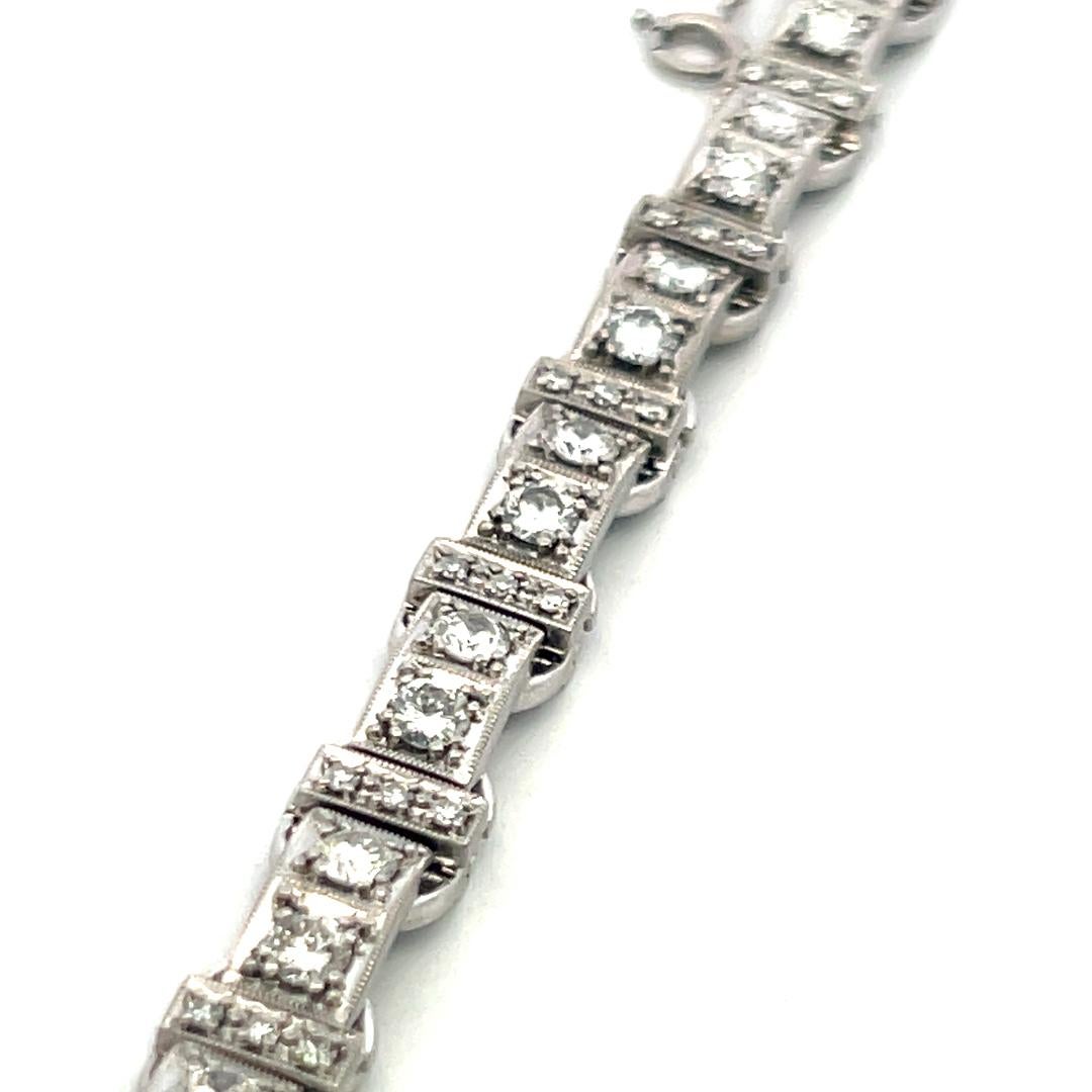 Antikes 3,50ct rundes Brillant-Diamant-Tennisarmband in 18K Weißgold (H VS) im Angebot 4
