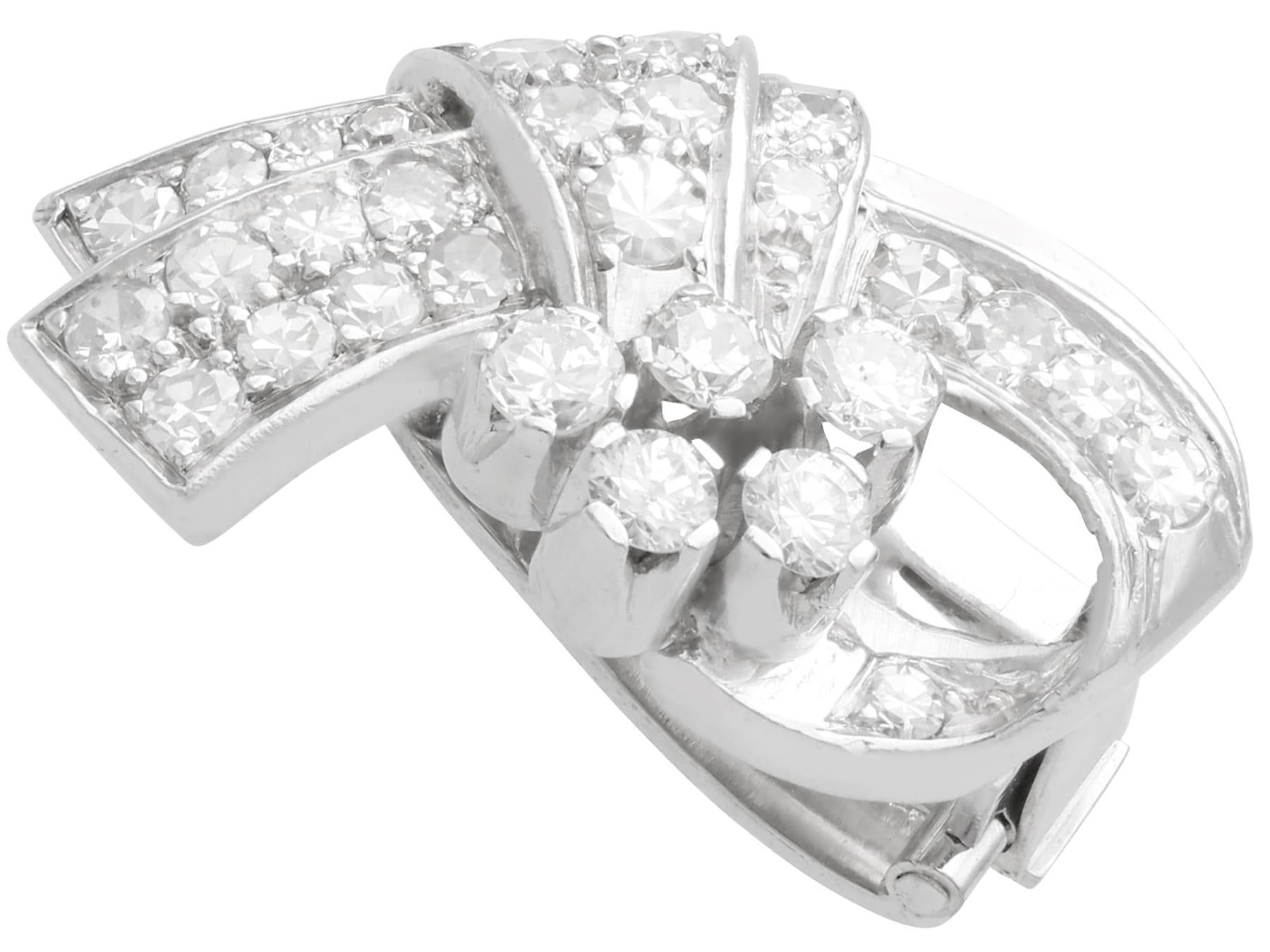 Boucles d'oreilles anciennes en platine et diamants de 3,52 carats, c. 1935 Excellent état - En vente à Jesmond, Newcastle Upon Tyne