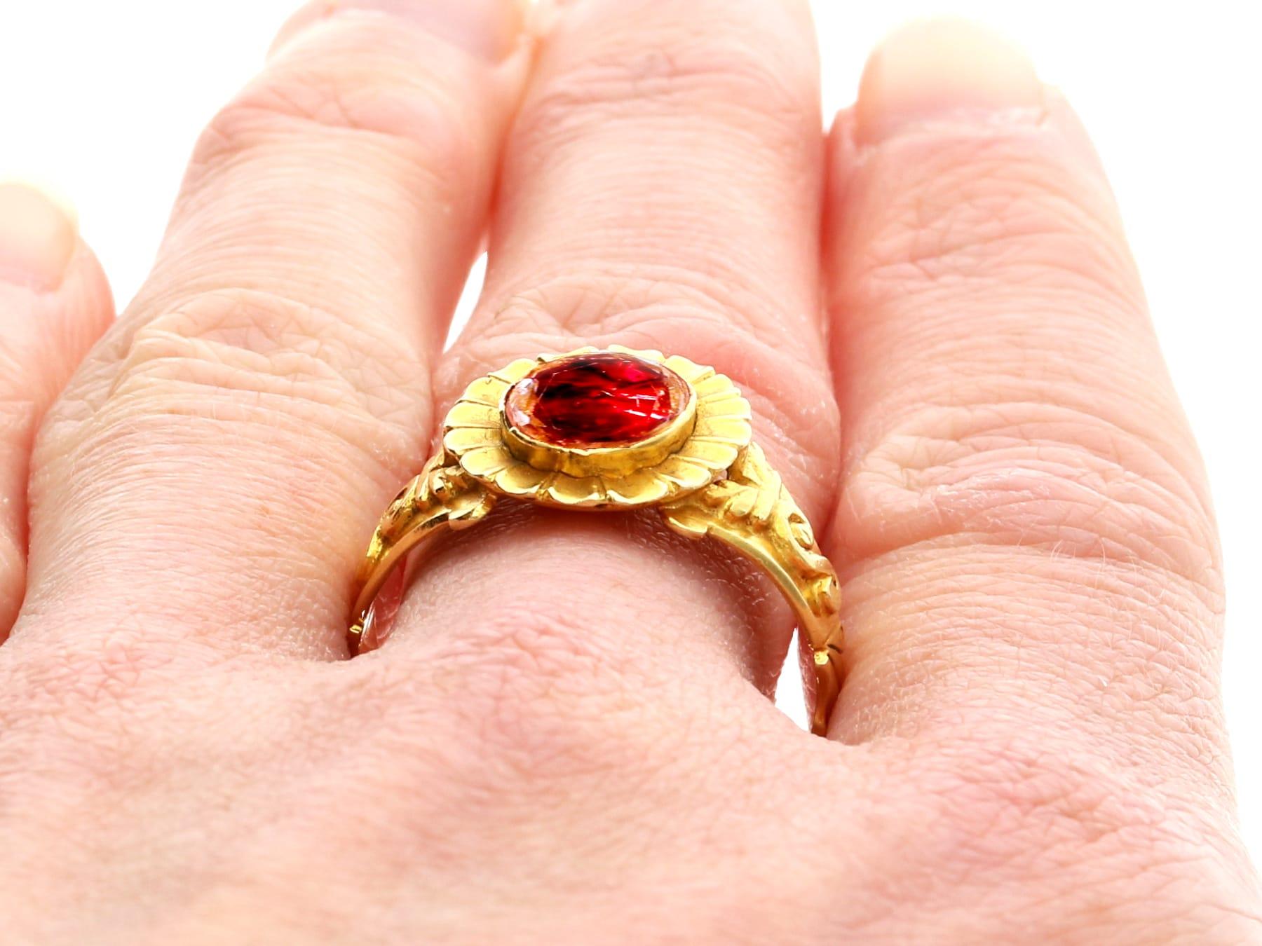 Victorian 3.71 Carat Garnet and 18k Yellow Gold Dress Ring For Sale 1