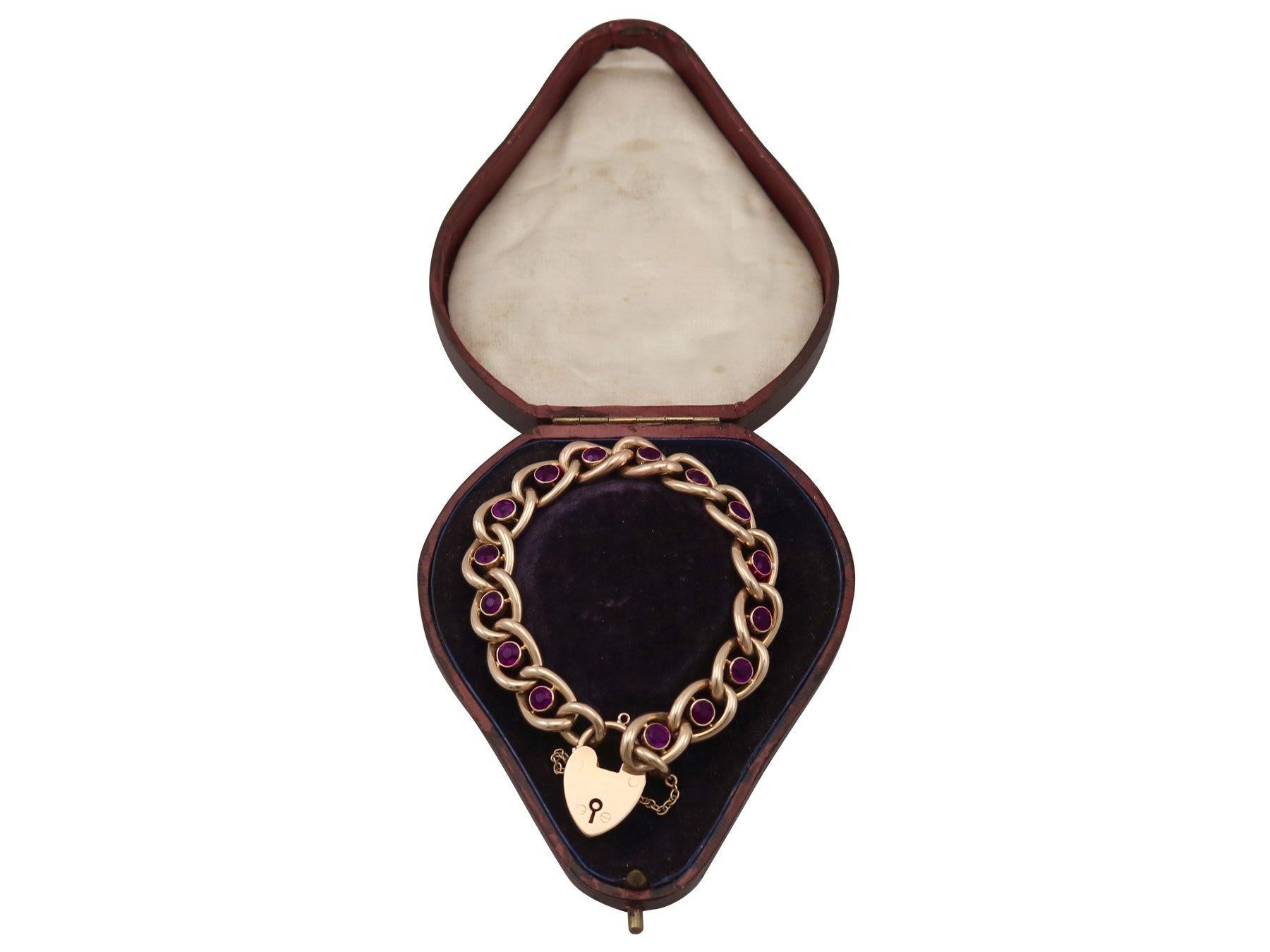 Antique 3.75 Carat Amethyst and Gold Bracelet with Heart Padlock Clasp For Sale 3