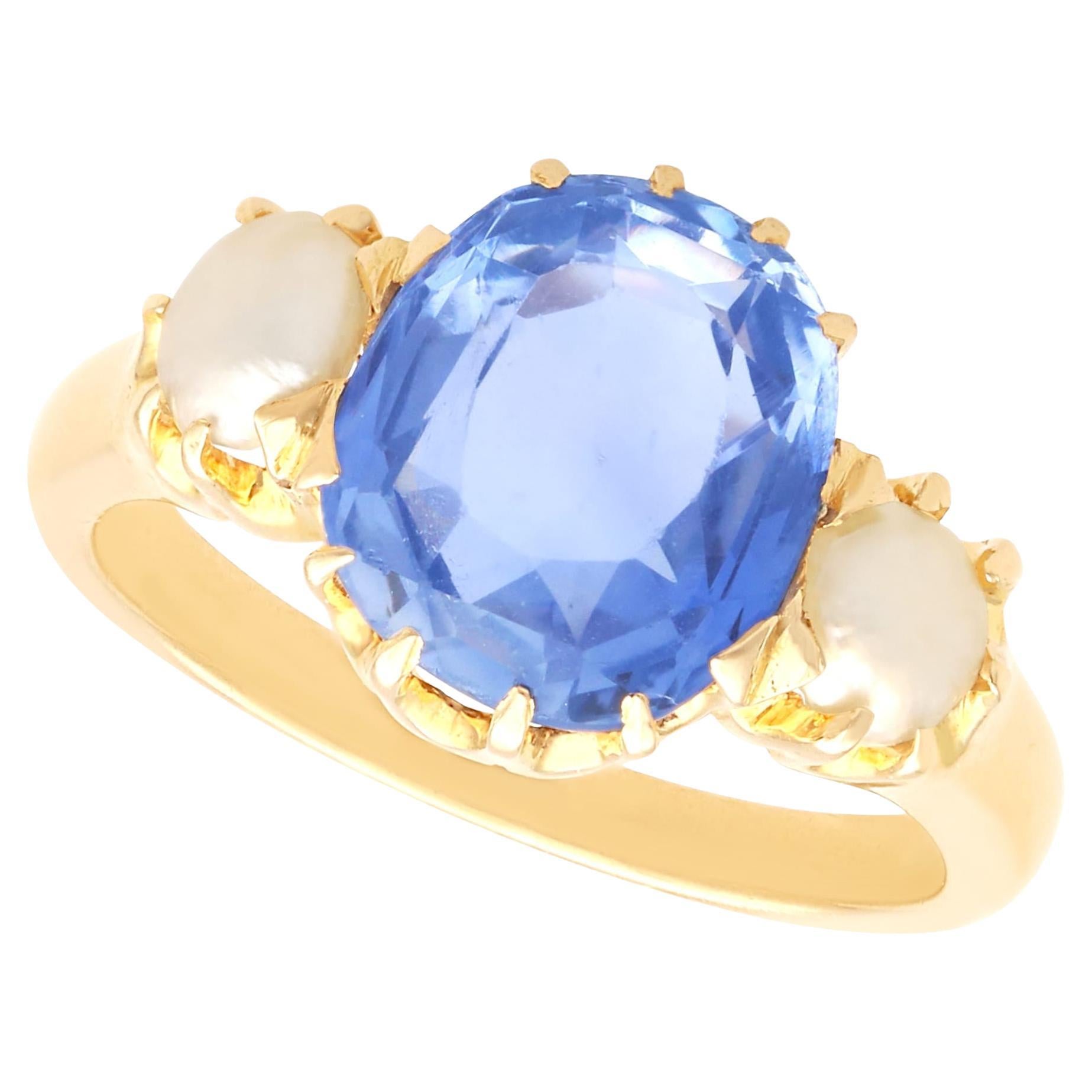 Anello antico a trilogia in oro giallo 18 carati con zaffiro di Ceylon e perla naturale da 3,80 carati in vendita