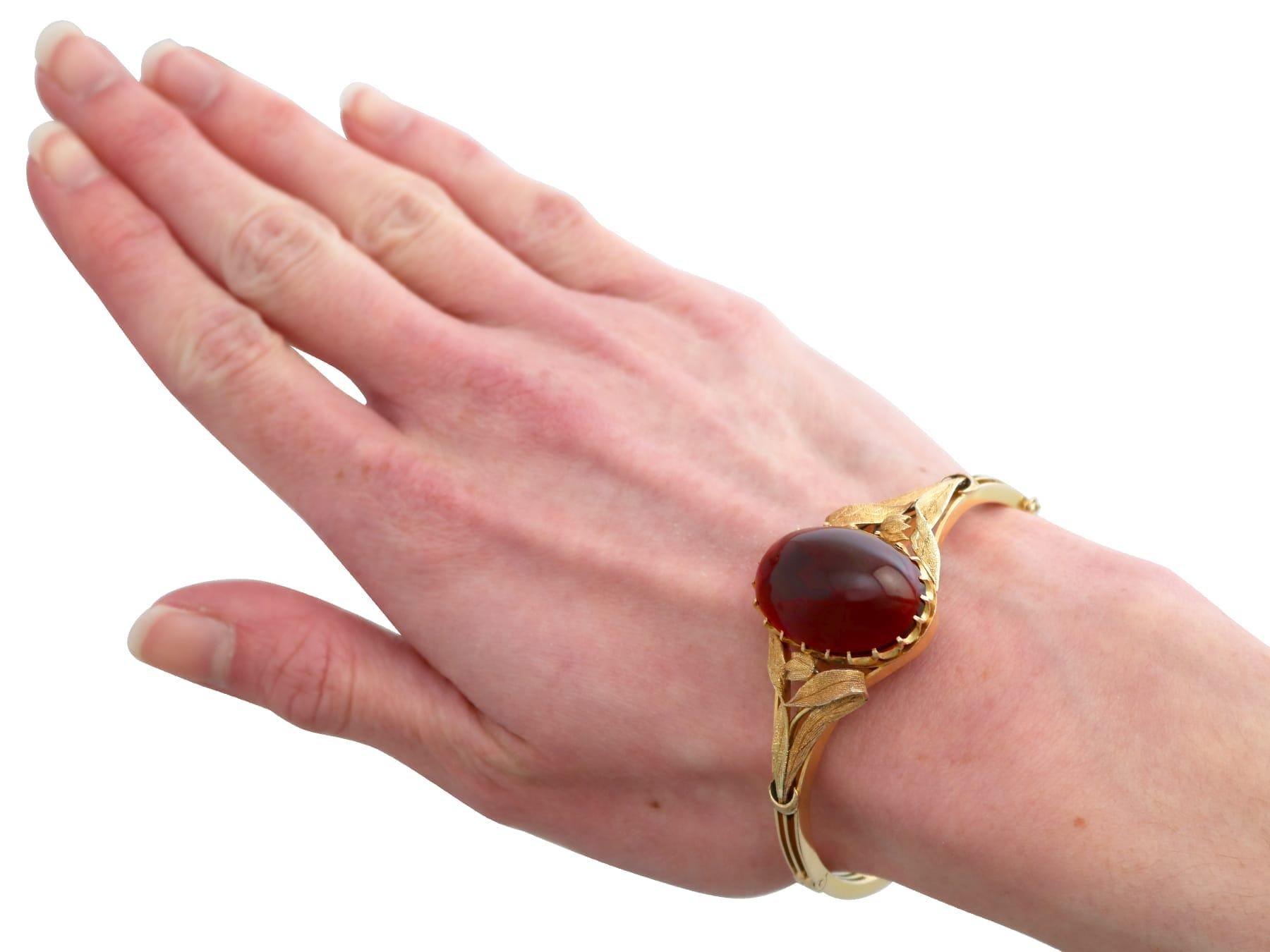 Antique 38.50Ct Garnet and 18k Yellow Gold Bangle Circa 1880 For Sale 6