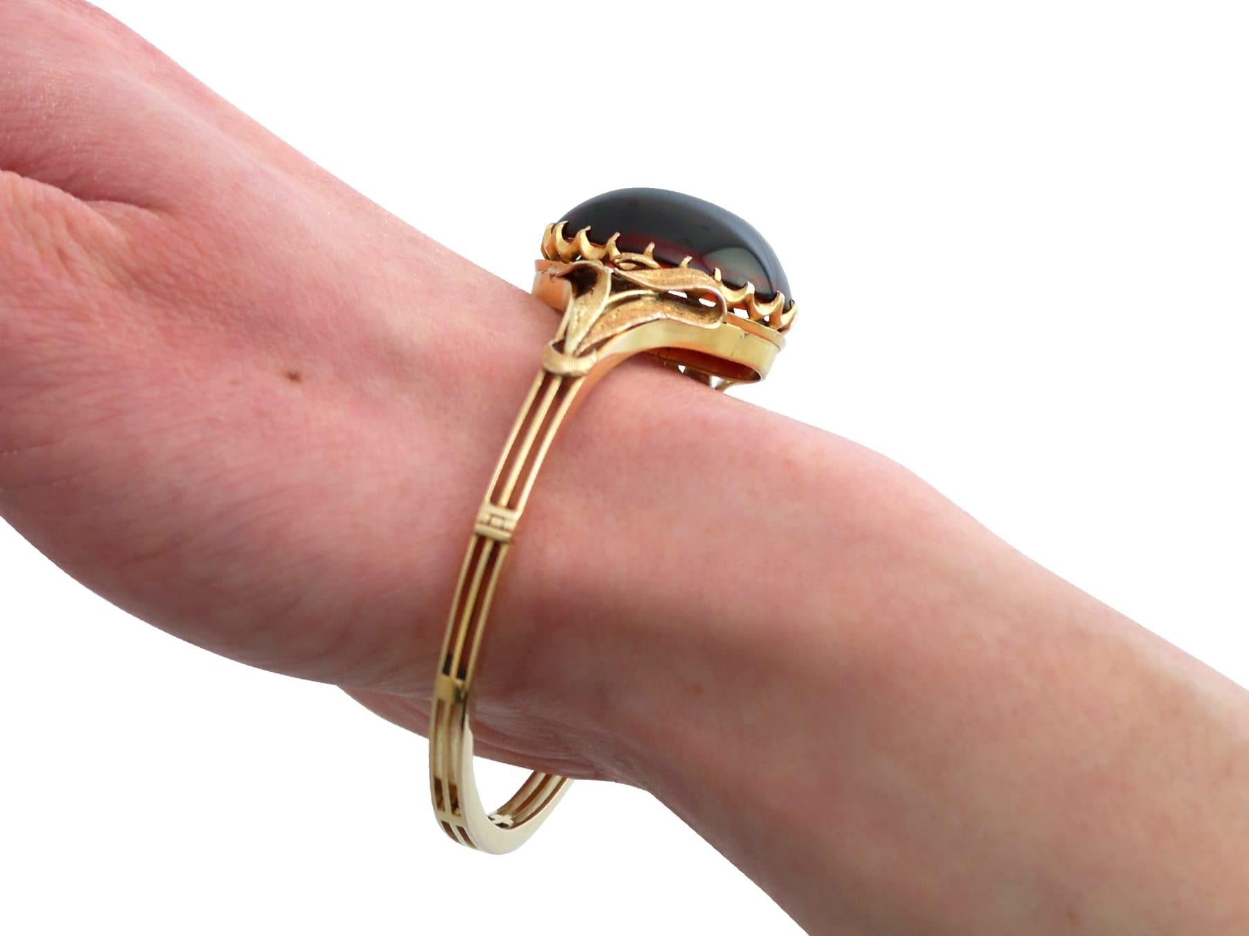 Antico bracciale con granato da 38,50 carati e oro giallo 18k Circa 1880 in vendita 7