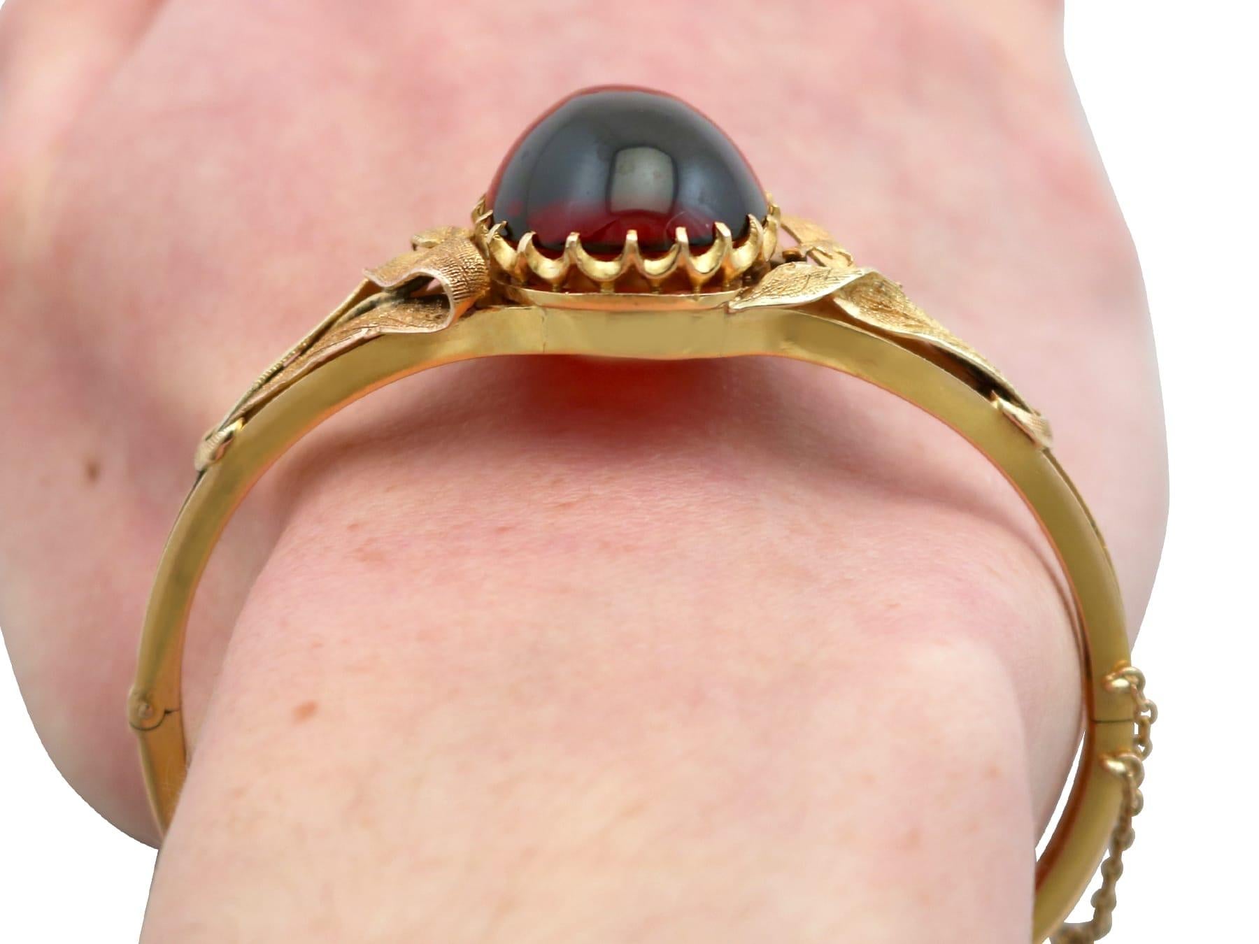 Antique 38.50Ct Garnet and 18k Yellow Gold Bangle Circa 1880 For Sale 8