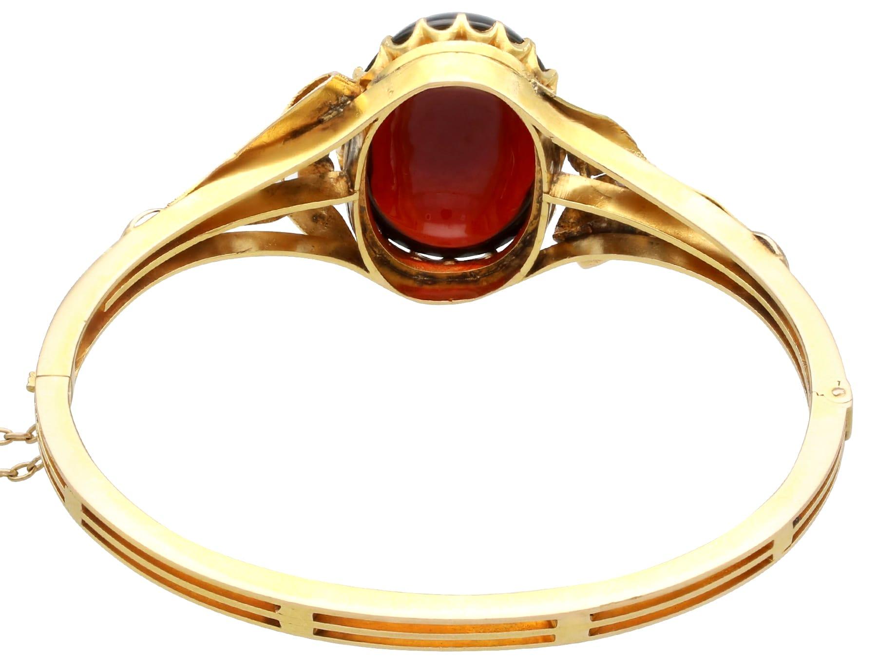 Antique 38.50Ct Garnet and 18k Yellow Gold Bangle Circa 1880 For Sale 1