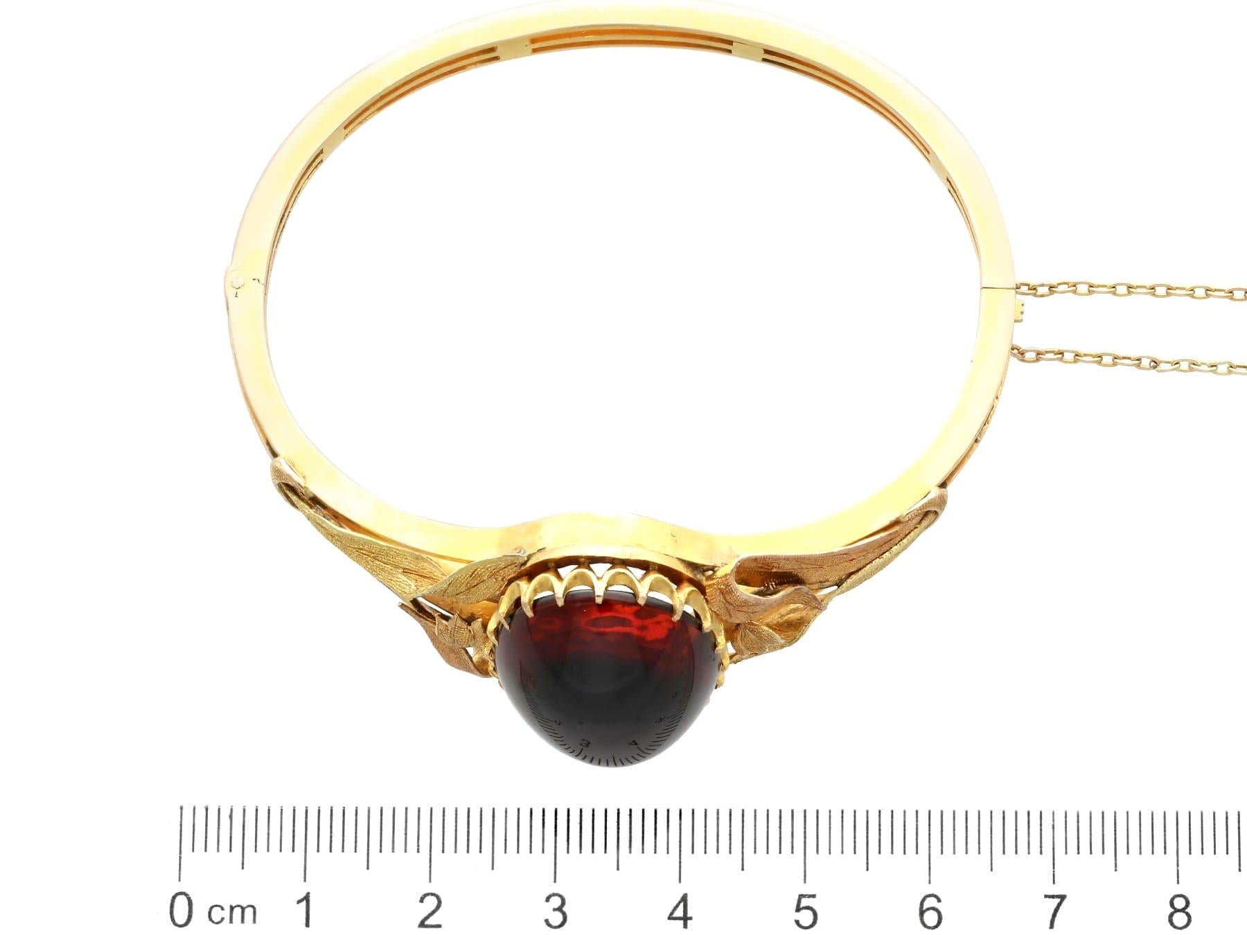 Antique 38.50Ct Garnet and 18k Yellow Gold Bangle Circa 1880 For Sale 4
