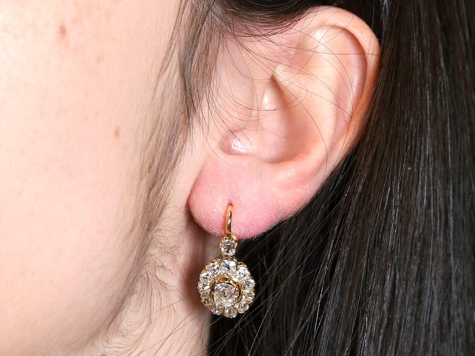 Antique 3.91 Carat Diamond and 15k Yellow Gold Cluster Drop Earrings Circa 1870 in vendita 5