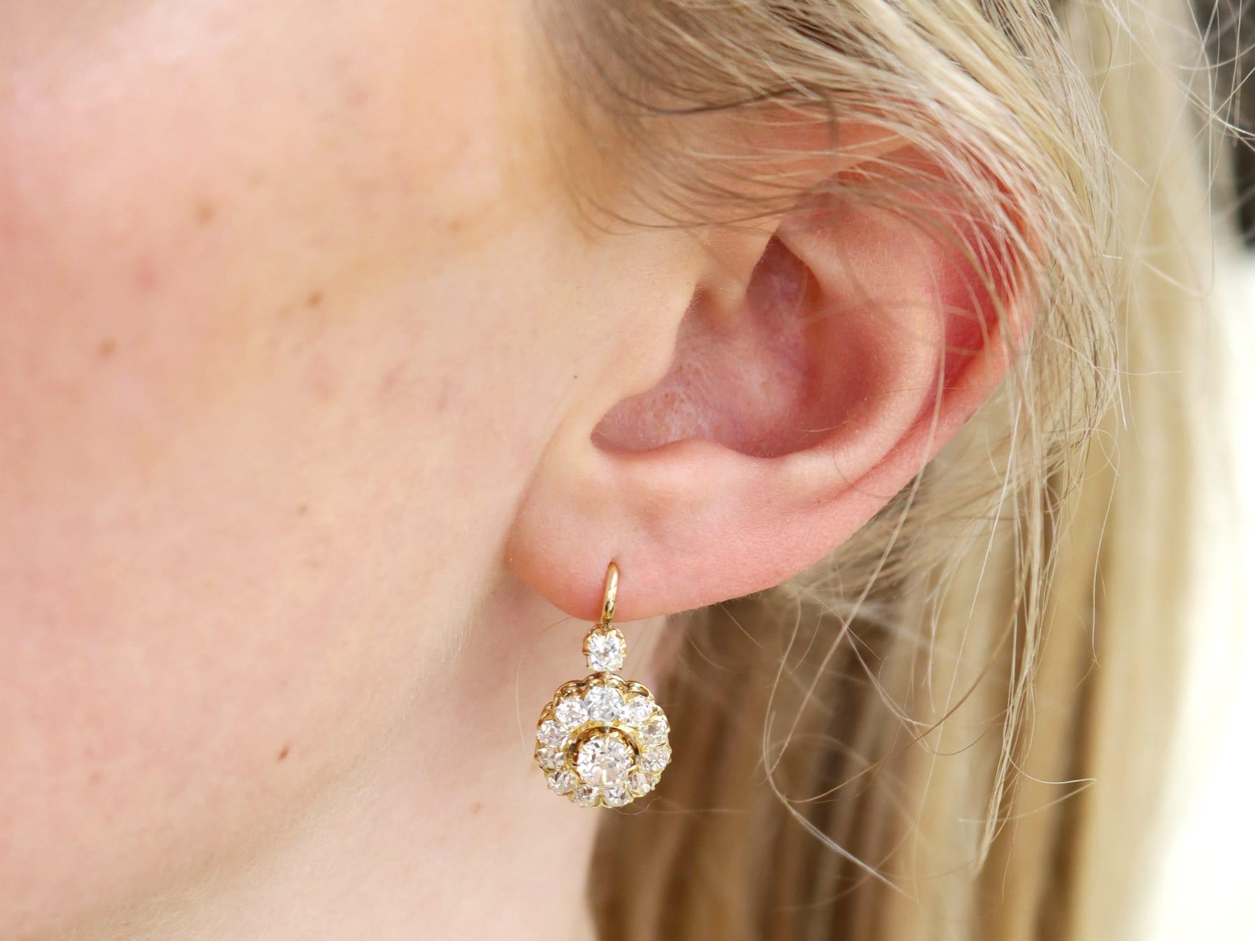 Taglio antico europeo Antique 3.91 Carat Diamond and 15k Yellow Gold Cluster Drop Earrings Circa 1870 in vendita
