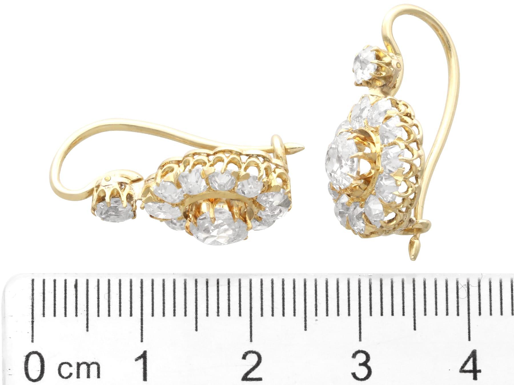 Antique 3.91 Carat Diamond and 15k Yellow Gold Cluster Drop Earrings Circa 1870 in vendita 4