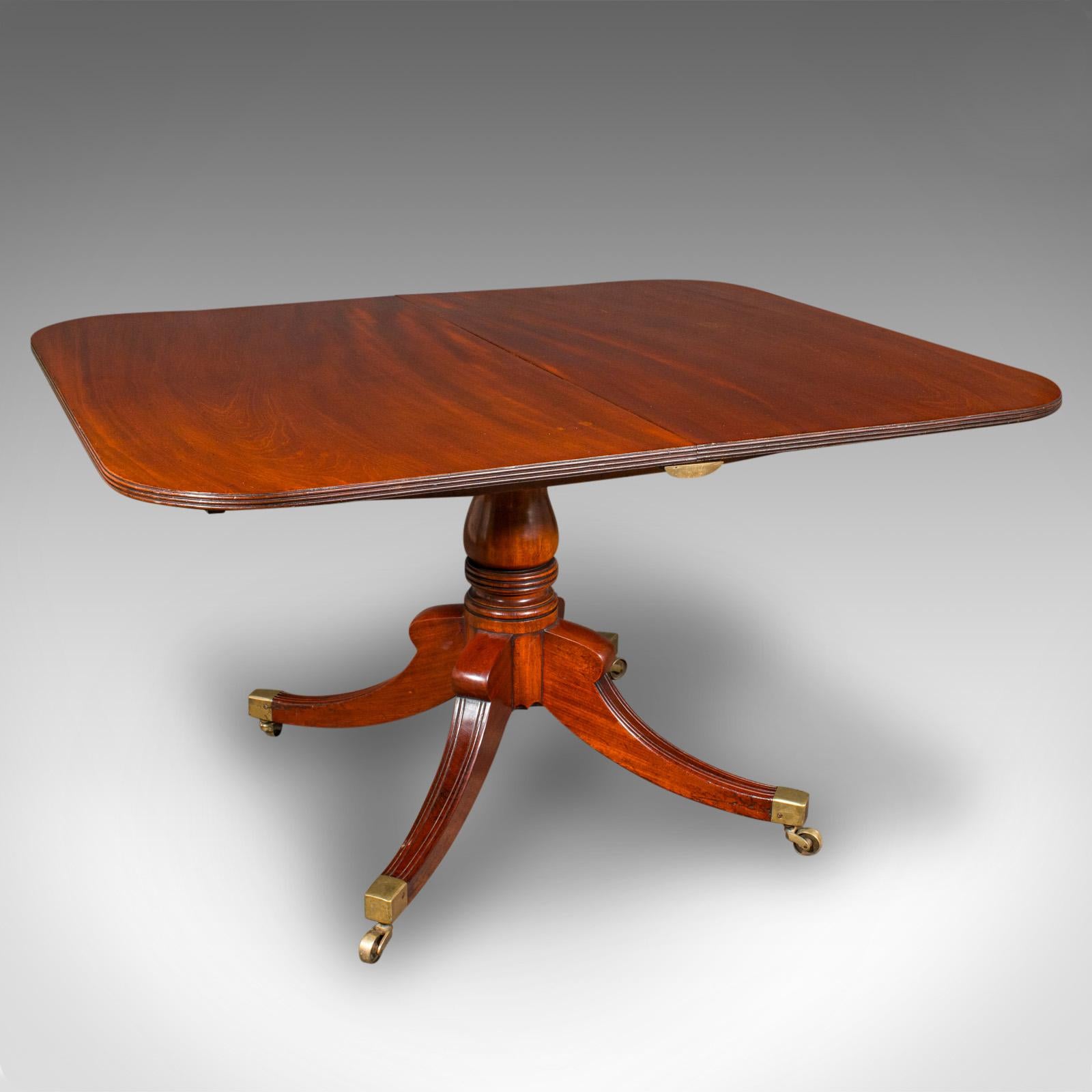 British Antique 4-6 Seat Extending Dining Table, English, Country House, Centre, Regency For Sale