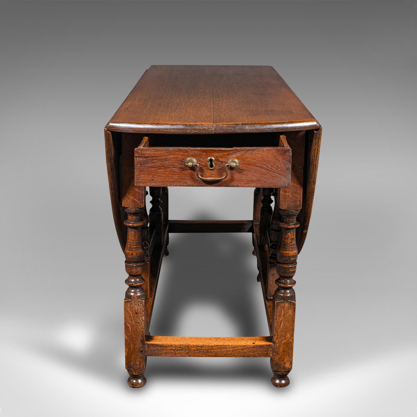 British Antique 4-6 Seat Gate Leg Table, English, Oak, Extending, Farmhouse, Georgian For Sale