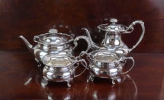 Service à thé antique 4 pièces en métal argenté par Garrard, Londres. Angleterre, A.C.C.