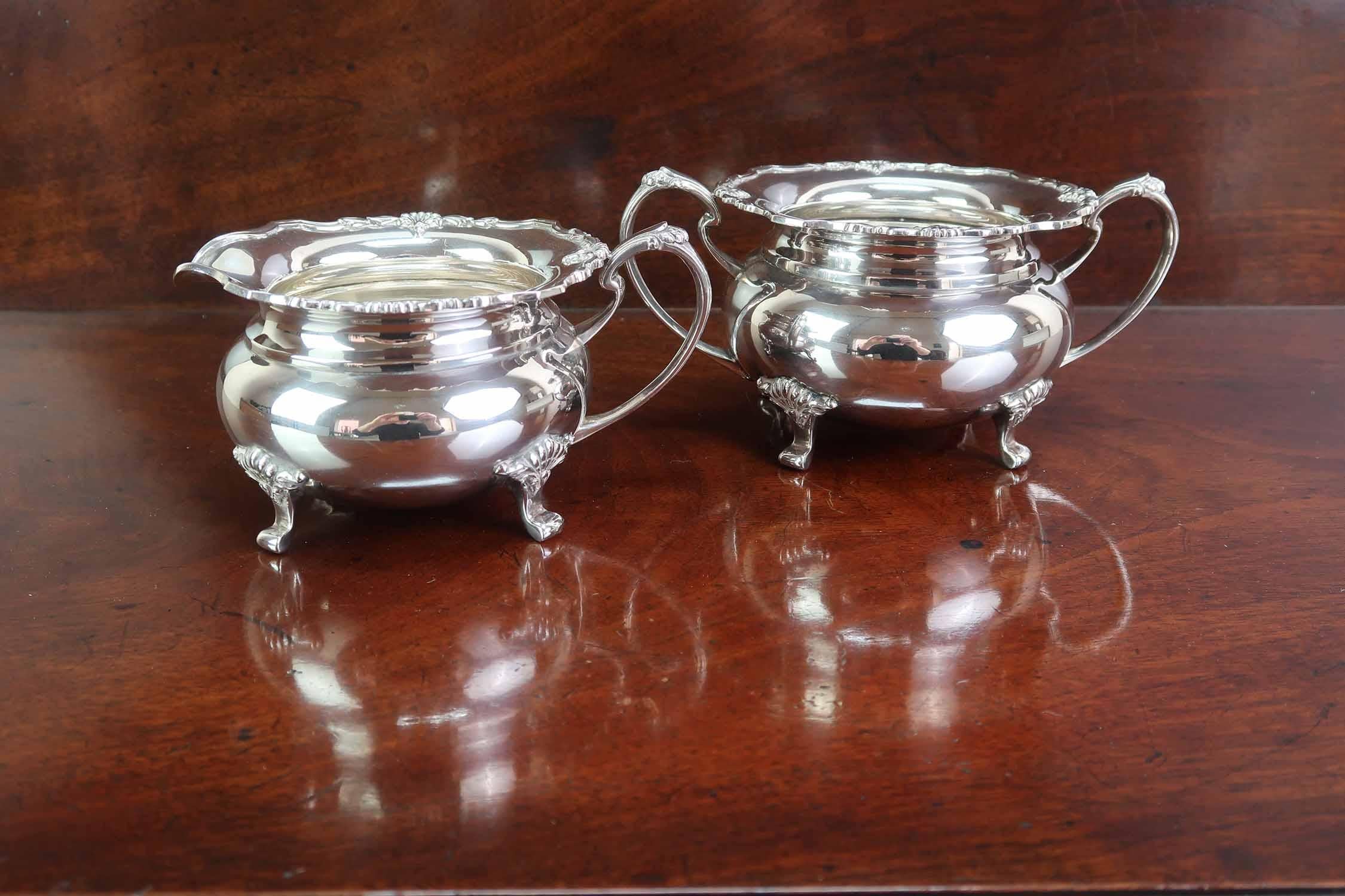 Service à thé antique 4 pièces en métal argenté par Garrard, Londres. Angleterre, A.C.C. Bon état - En vente à St Annes, Lancashire