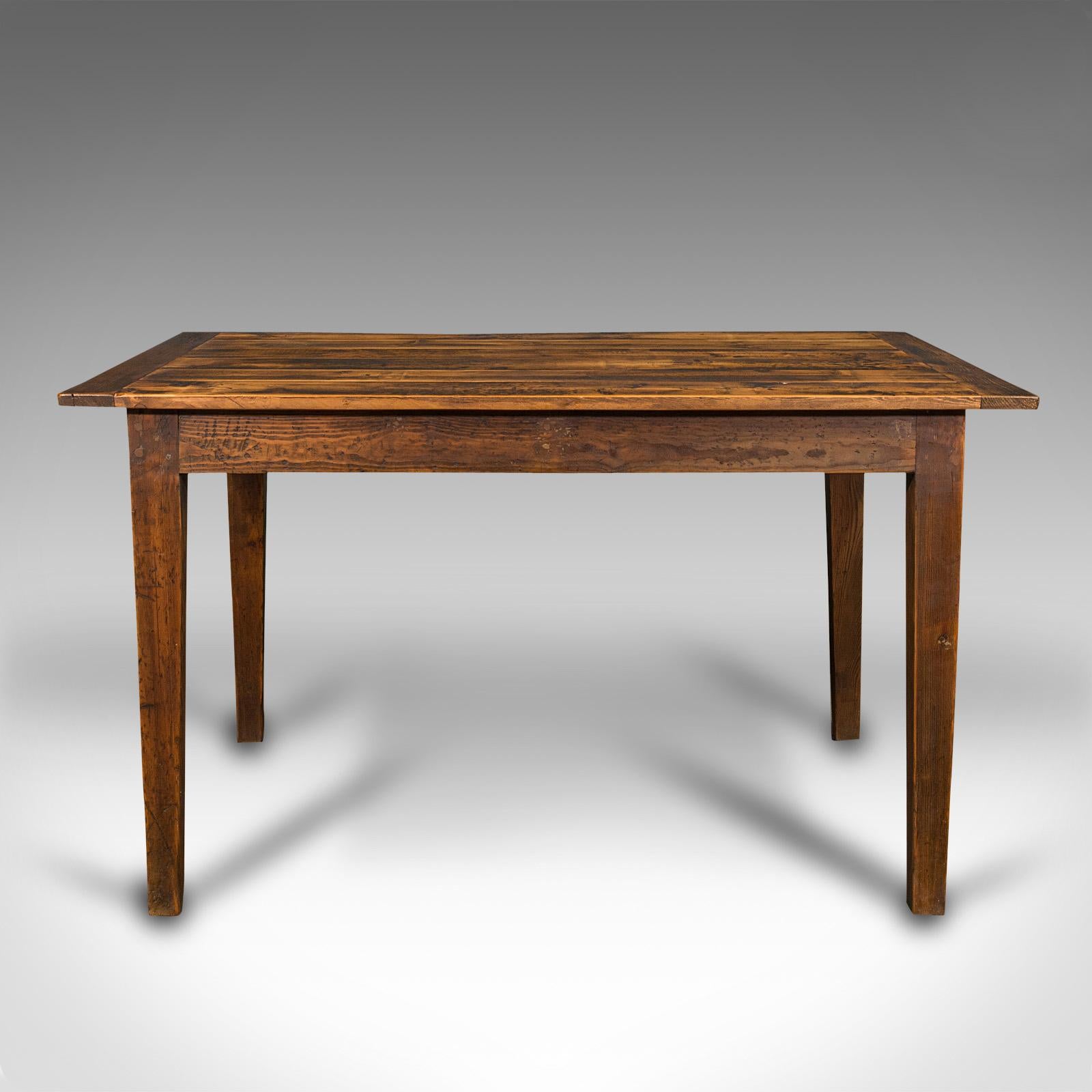 table de cuisine ancienne