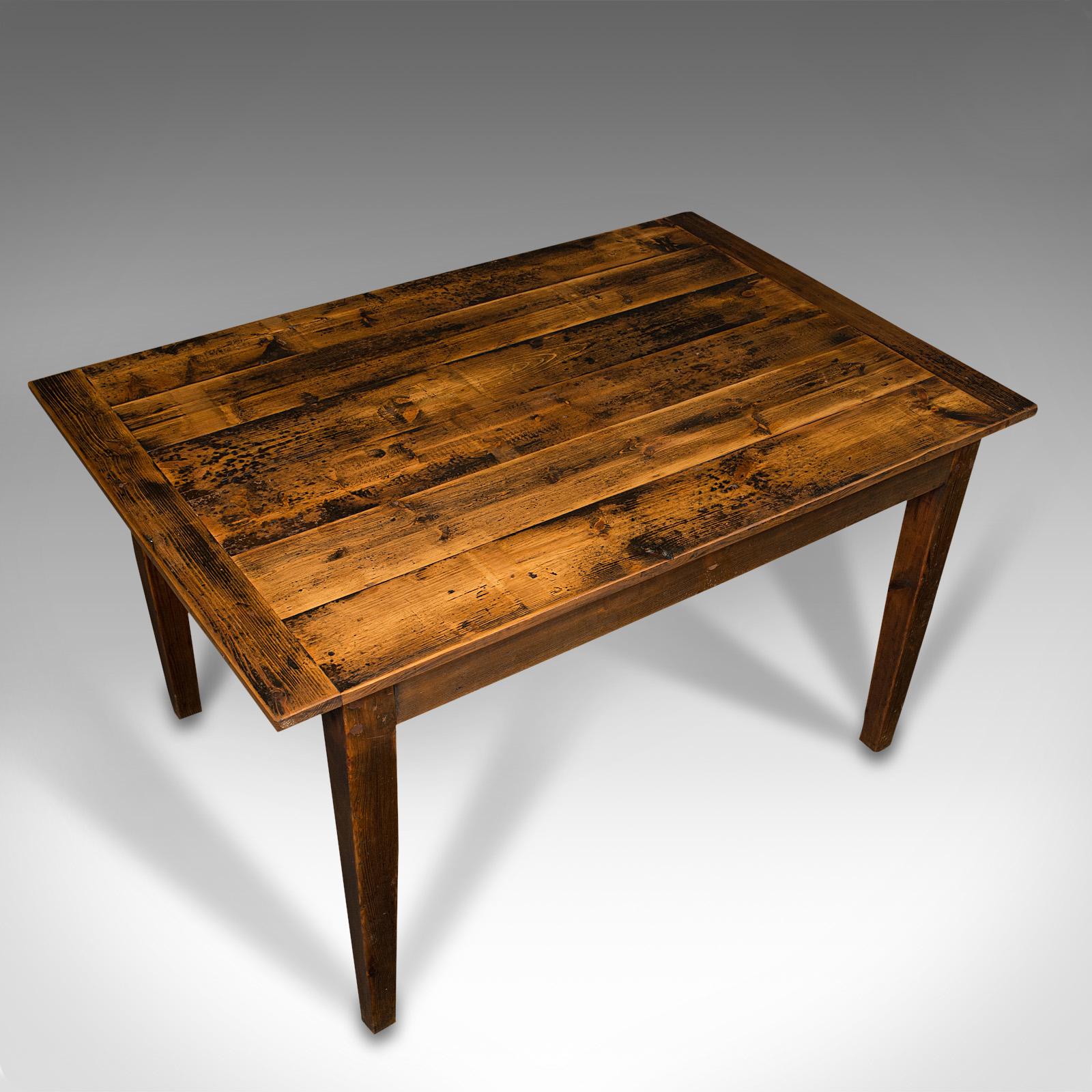 Britannique Ancienne table de cuisine victorienne à 4 places, anglaise, pin, salle à manger de campagne, vers 1900 en vente