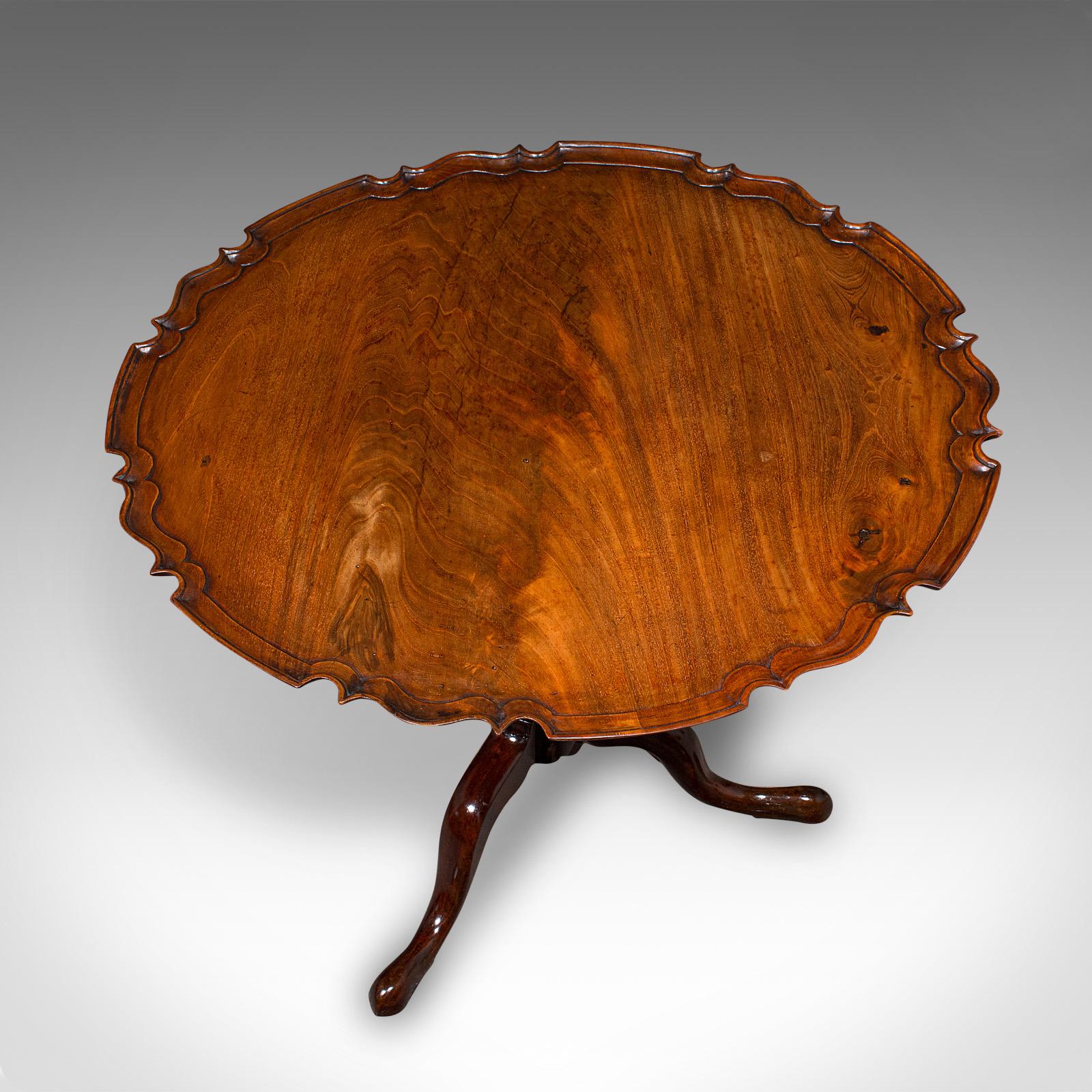 Antique 4 Seat Occasional Table, English, Walnut, Tilt Top, Pie Crust, Georgian For Sale 1