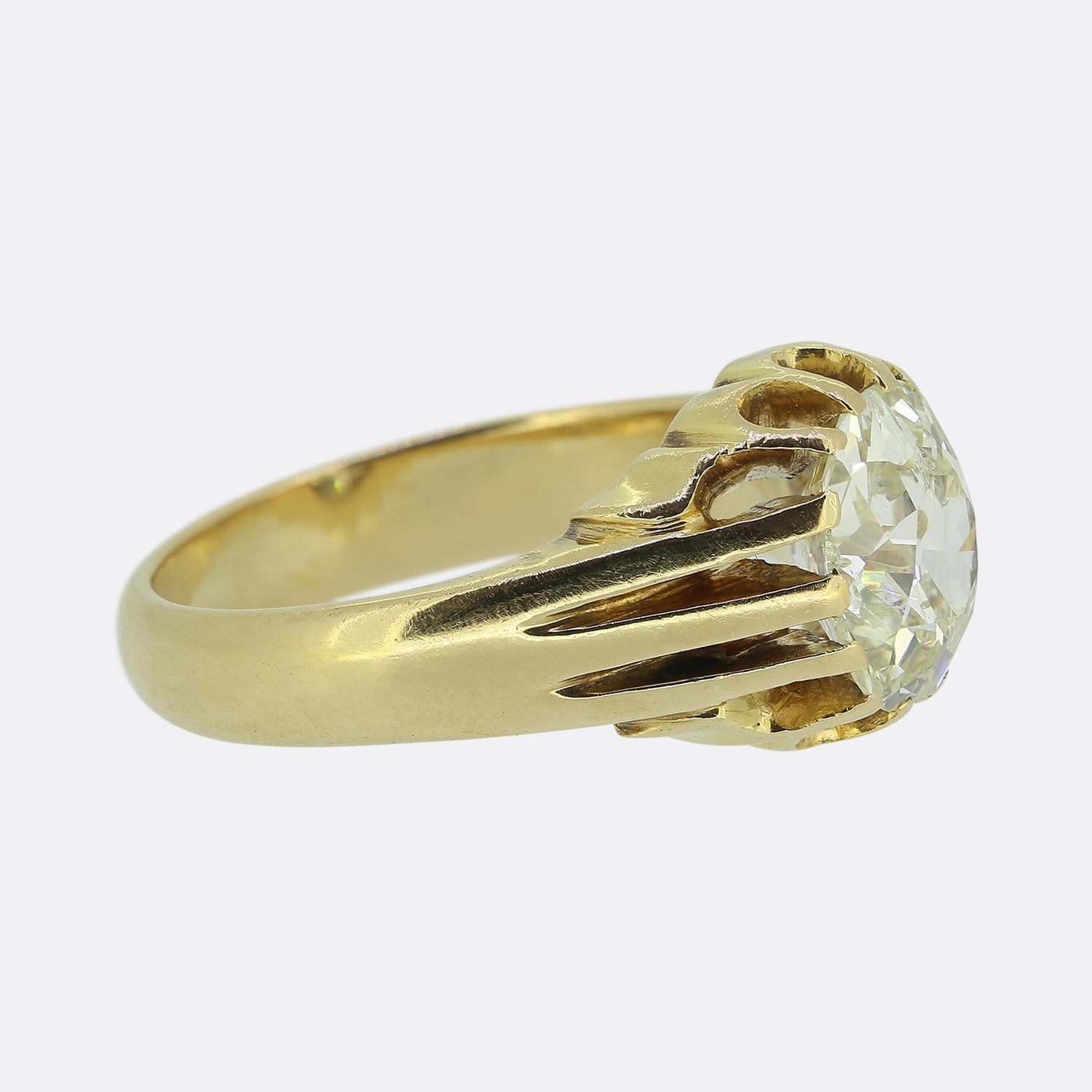 Taglio cuscino antico Anello antico con diamante a taglio cuscino da 4,00 carati Single Stone in vendita