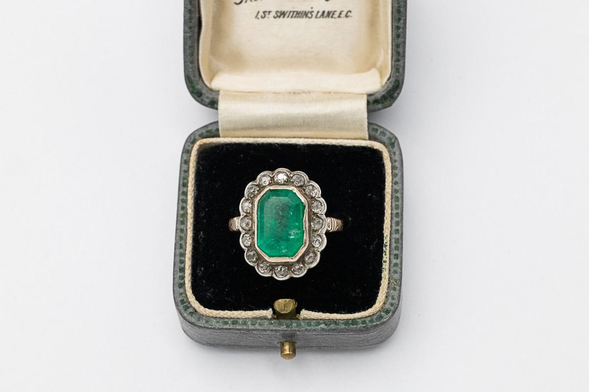 Antiker 4,00ct Smaragd- und Diamantring, Österreich, um 1900. im Angebot 2