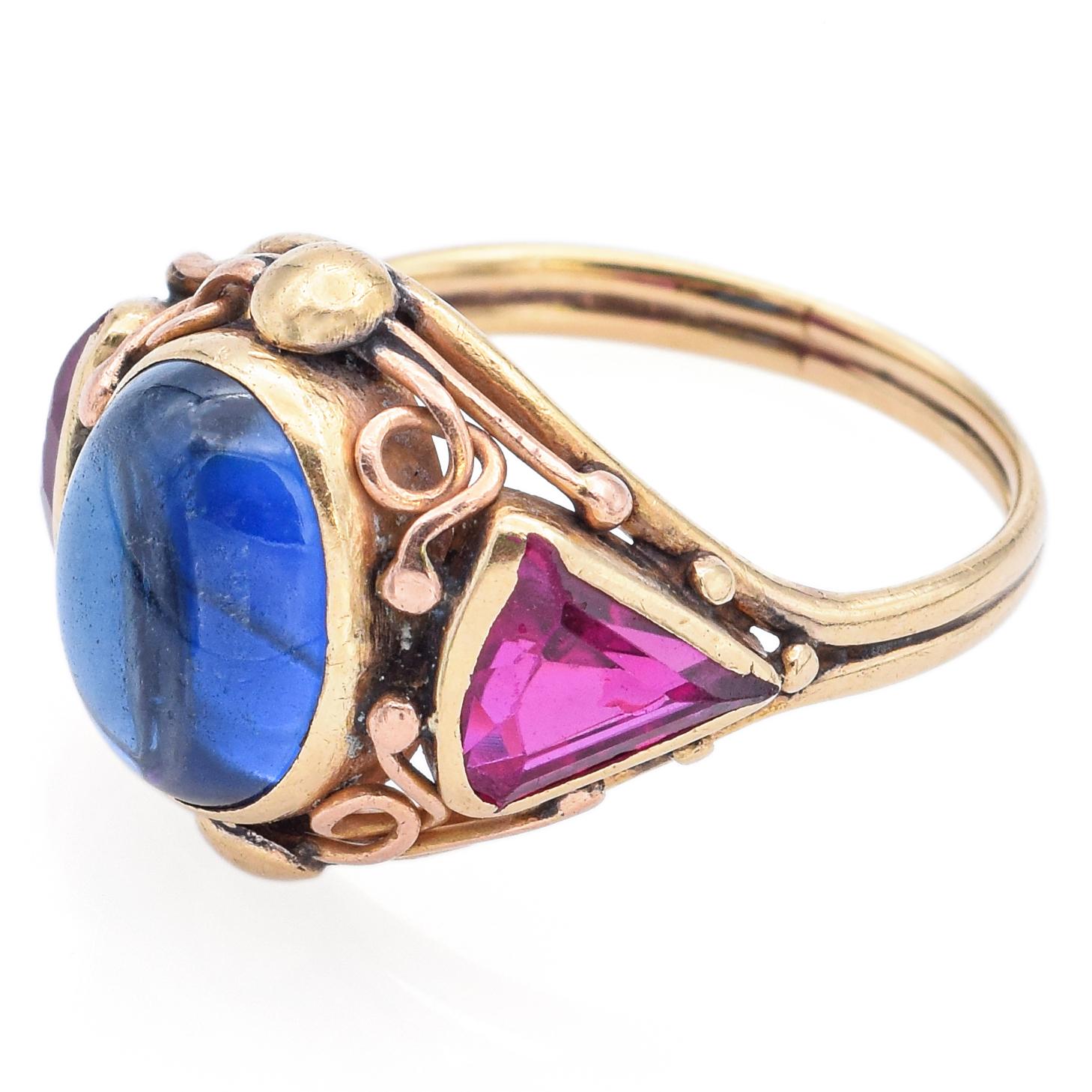 Cabochon Antique 4.06 Ct Lab Sapphire & Ruby Yellow Gold Band Ring Size 6 For Sale