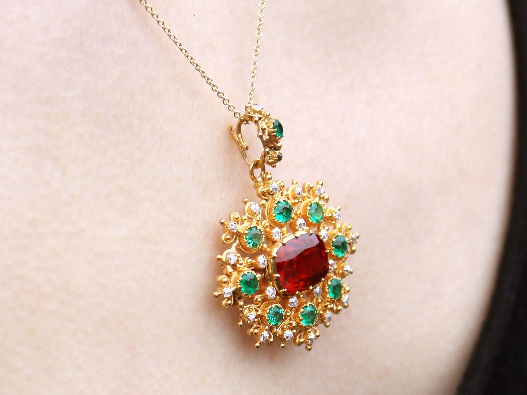 Antique 4.10ct Garnet 1.36ct Emerald and Diamond 18k Yellow Gold Pendant/Brooch For Sale 5