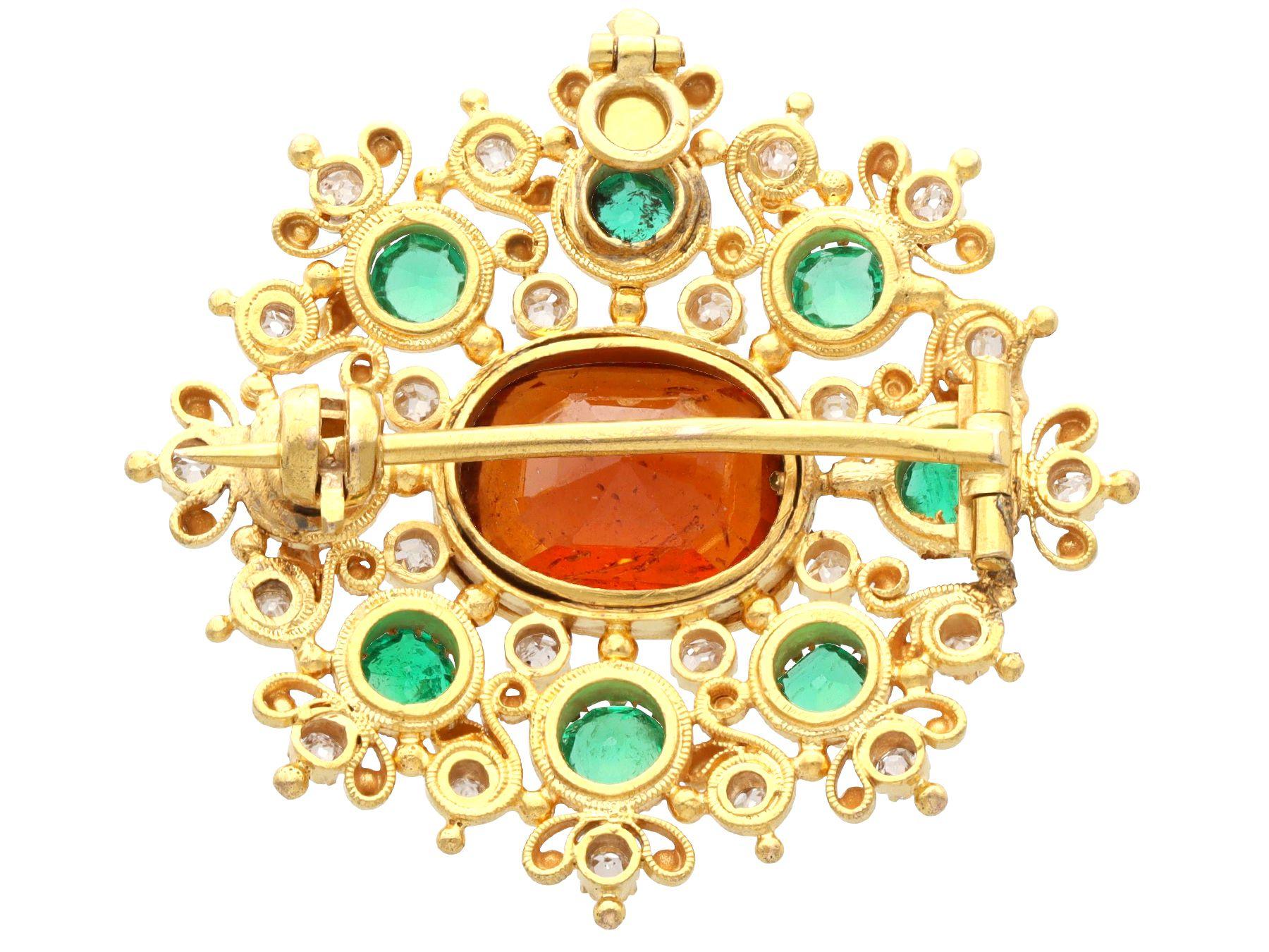 Antique 4.10ct Garnet 1.36ct Emerald and Diamond 18k Yellow Gold Pendant/Brooch For Sale 1