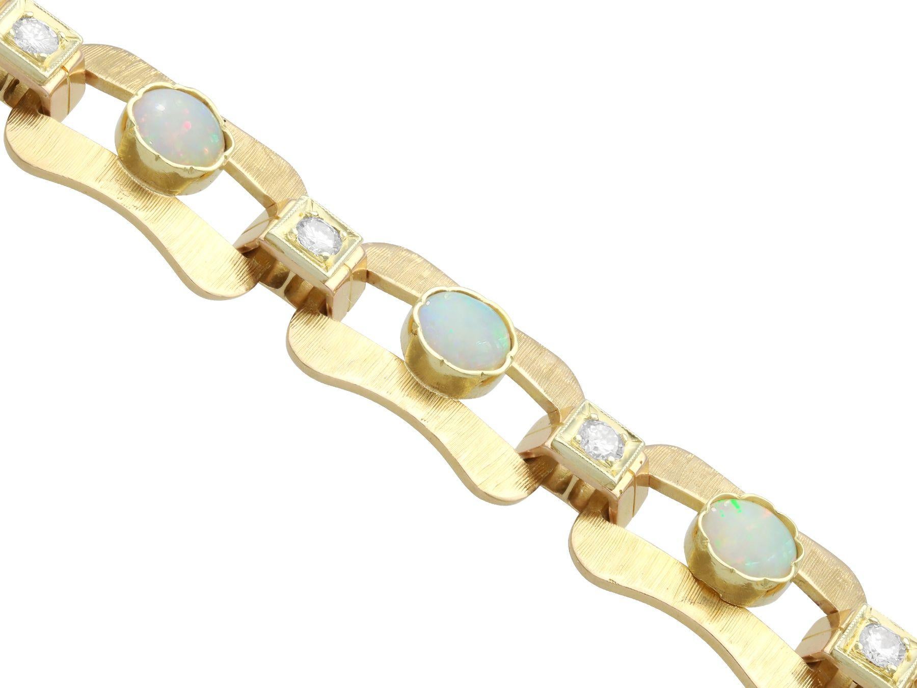 Women's or Men's Antique 4.10 Carat Opal and 0.72 Carat Diamond Yellow Gold Bracelet For Sale