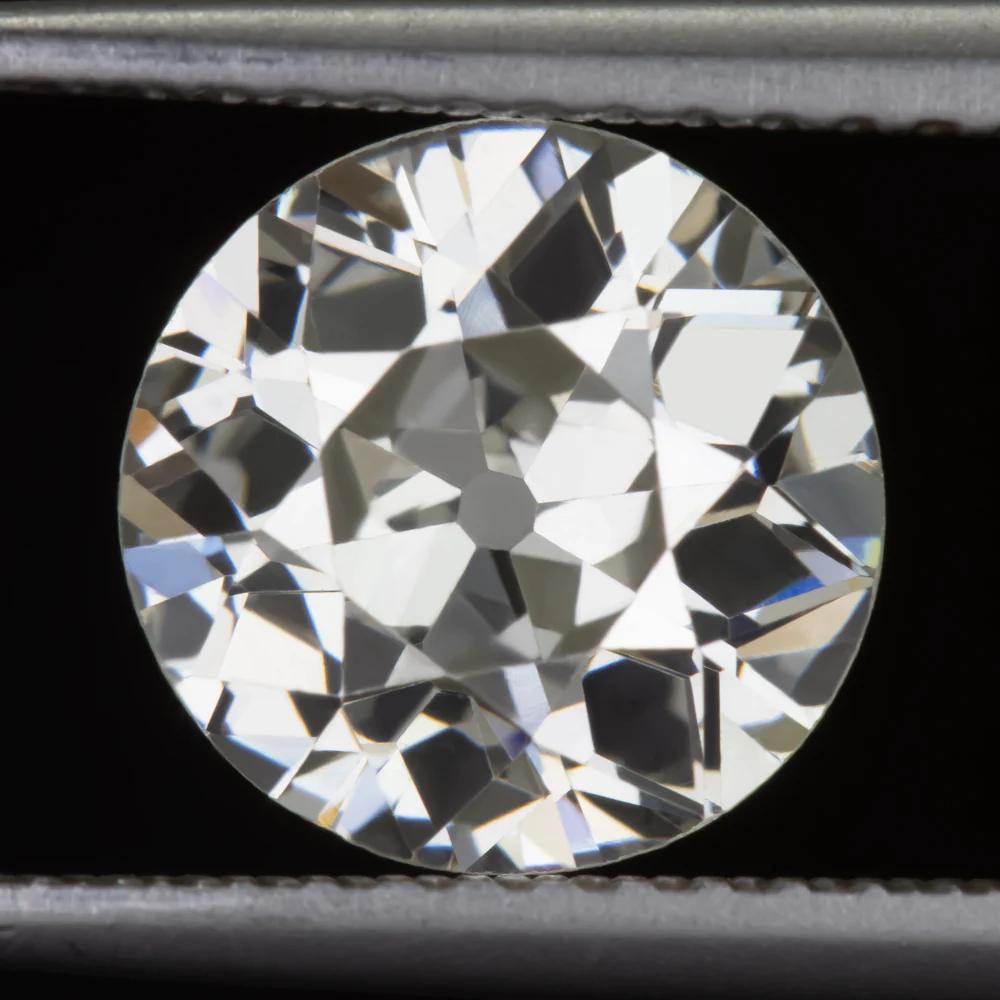 Donna Antique 4.21 Carat Total Weight Old European Cut Diamond in vendita