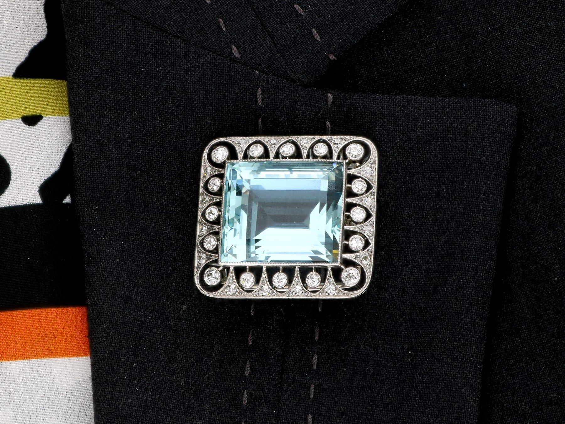 Antique 42.24Ct Aquamarine, 1.62Ct Diamond and Platinum Brooch / Pendant For Sale 6