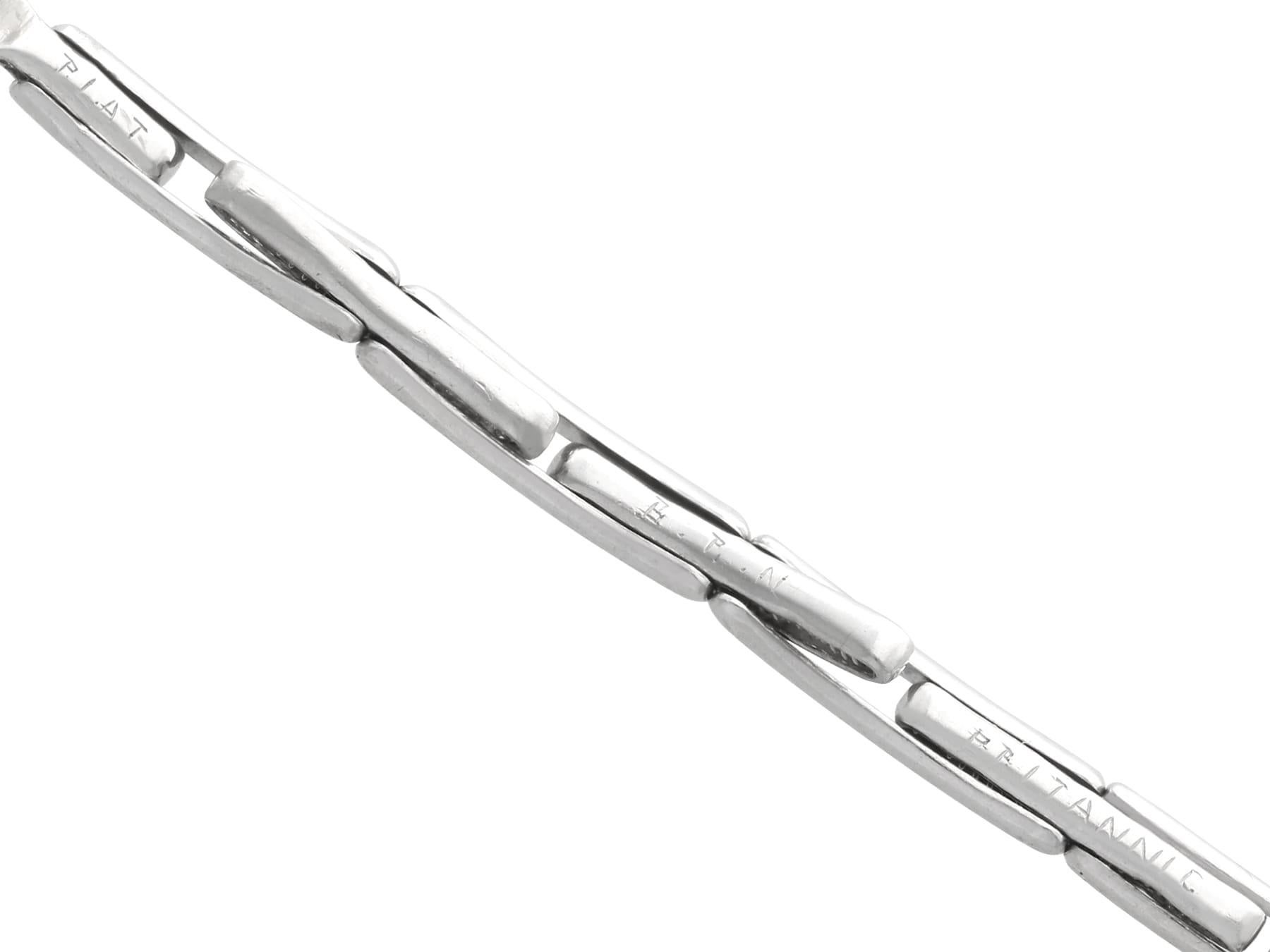 Bracelet en platine avec saphirs de 4,23 carats, diamants de 1,51 carat et perles, c. 1935 en vente 5