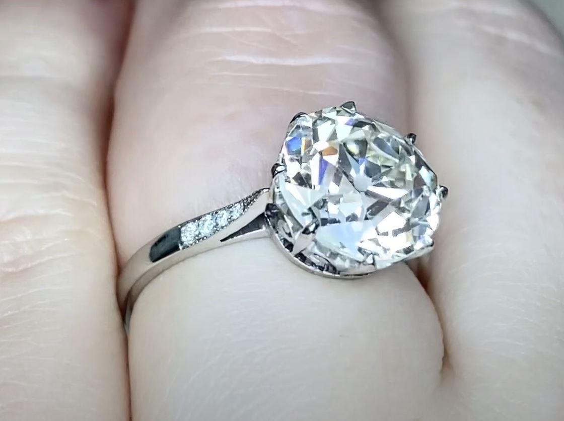 Antique 4.25ct Old Euro-cut Diamond Engagement Ring, VS1 Clarity, Platinum In Excellent Condition For Sale In New York, NY