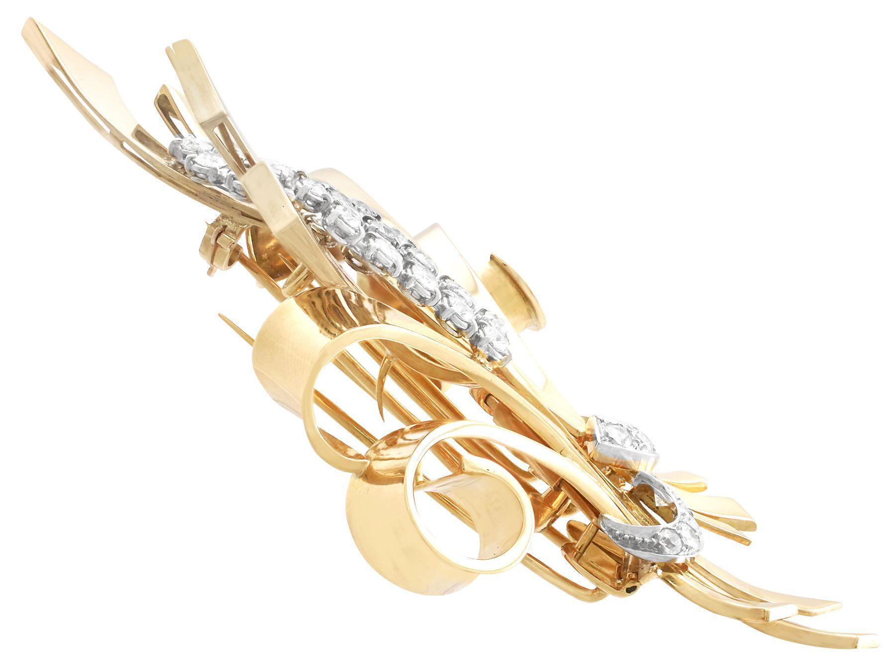 Women's Antique 4.32 Carat Diamond and Yellow Gold Double Clip Brooch For Sale