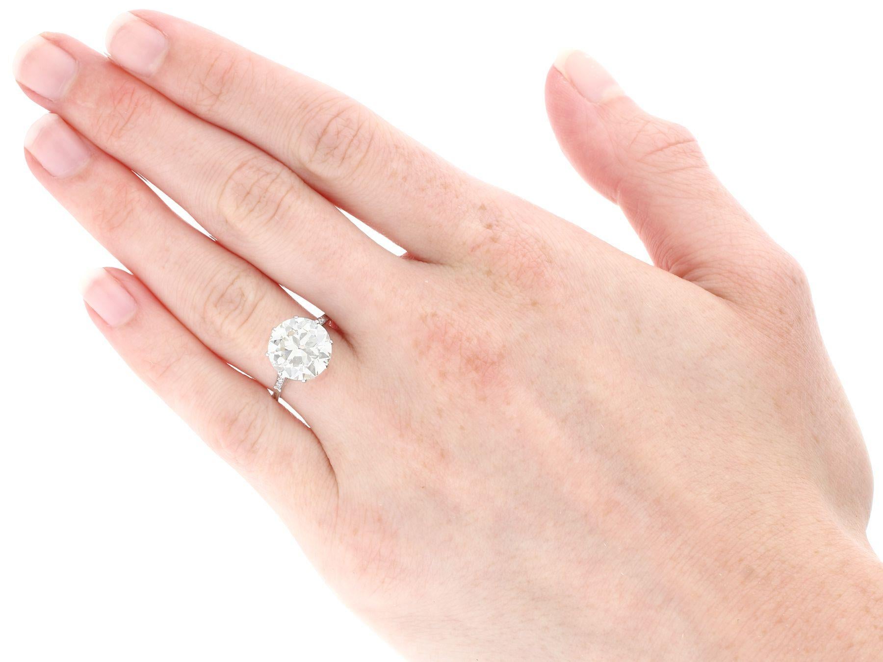 Antique 4.33 Carat Diamond and Platinum Solitaire Engagement Ring For Sale 1