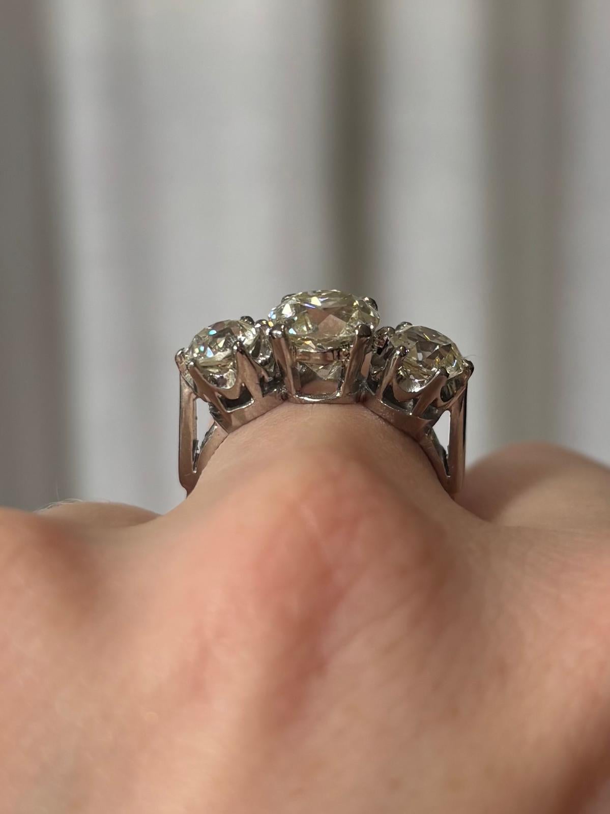 Antique 4.33ct Old Mine Cut Diamond Three Stone Ring in 18k White Gold in vendita 7