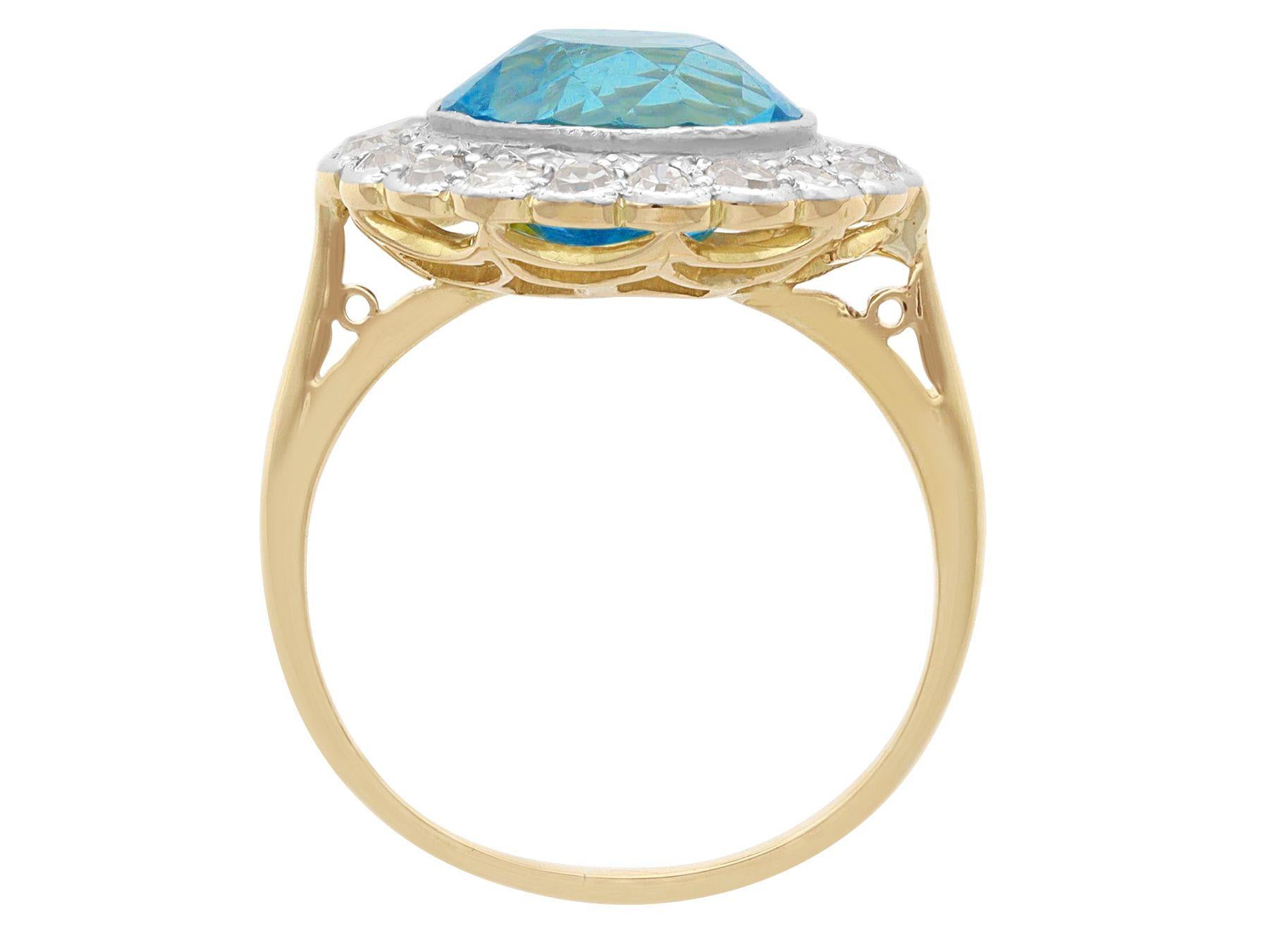 Taille ronde Bague ancienne en aigue-marine de 4,35 carats et grappe de diamants de 1,46 carat en vente