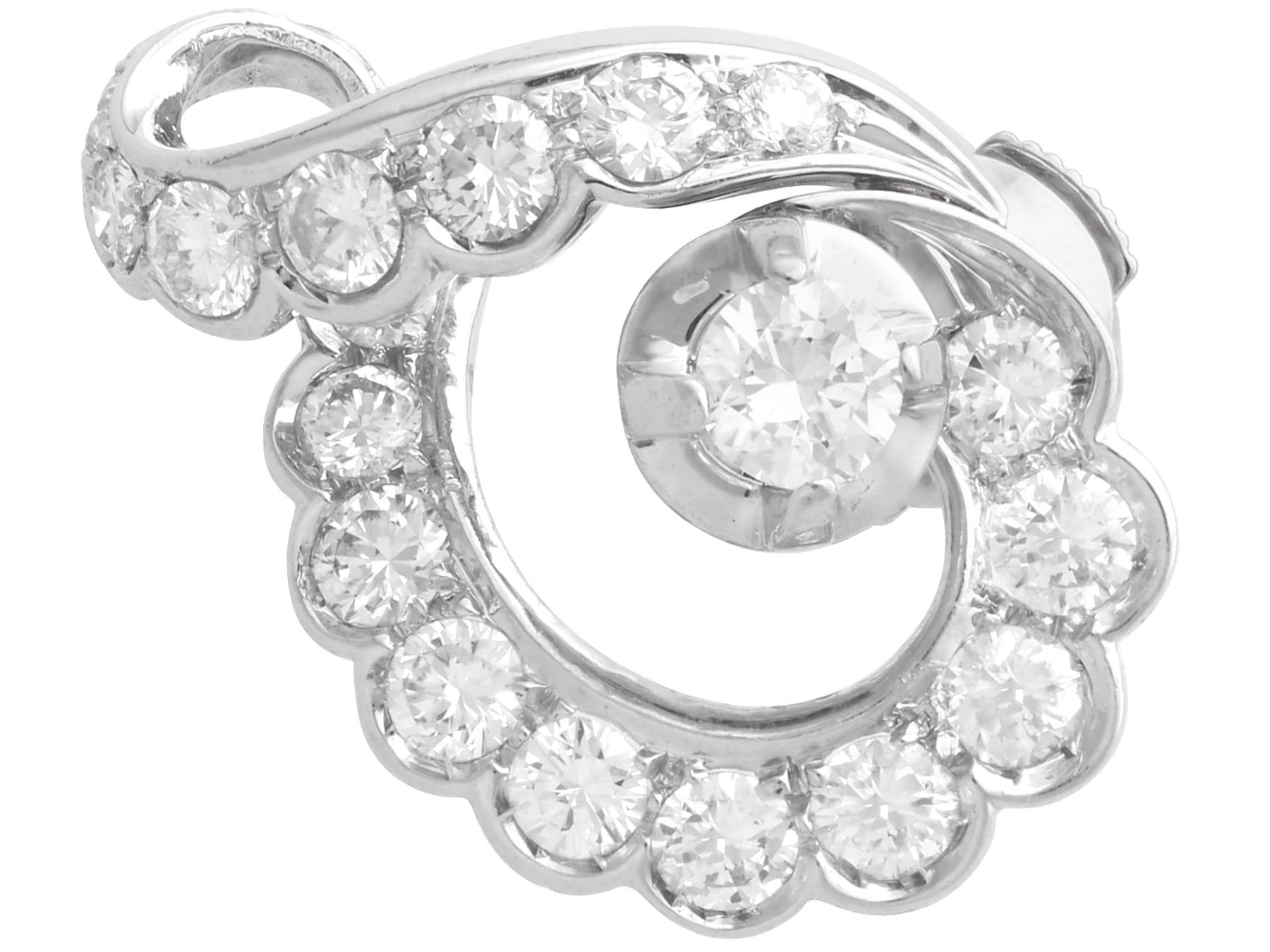 Taille ronde Boucles d'oreilles anciennes en platine et diamants de 4,35 carats, c. 1935 en vente