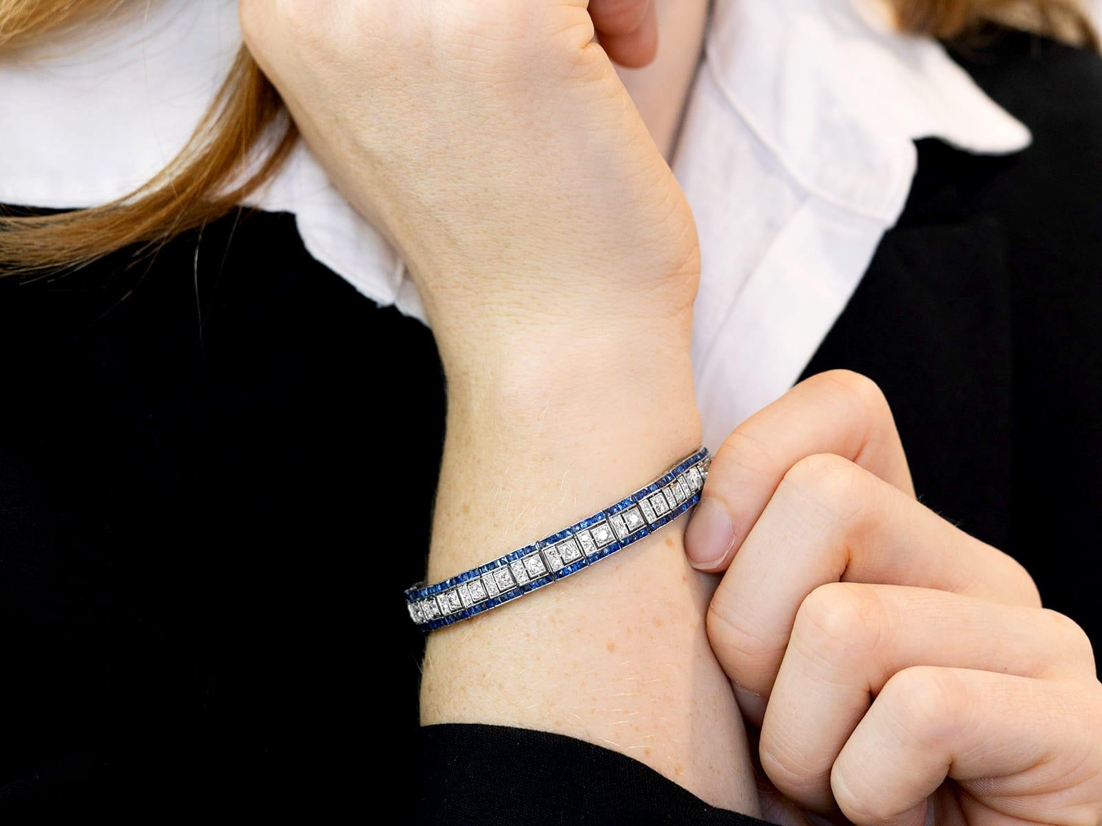 Bracelet ancien 4.48 Carat Sapphire 4.35 Carat Diamond Platinum Line Circa 1920 en vente 3