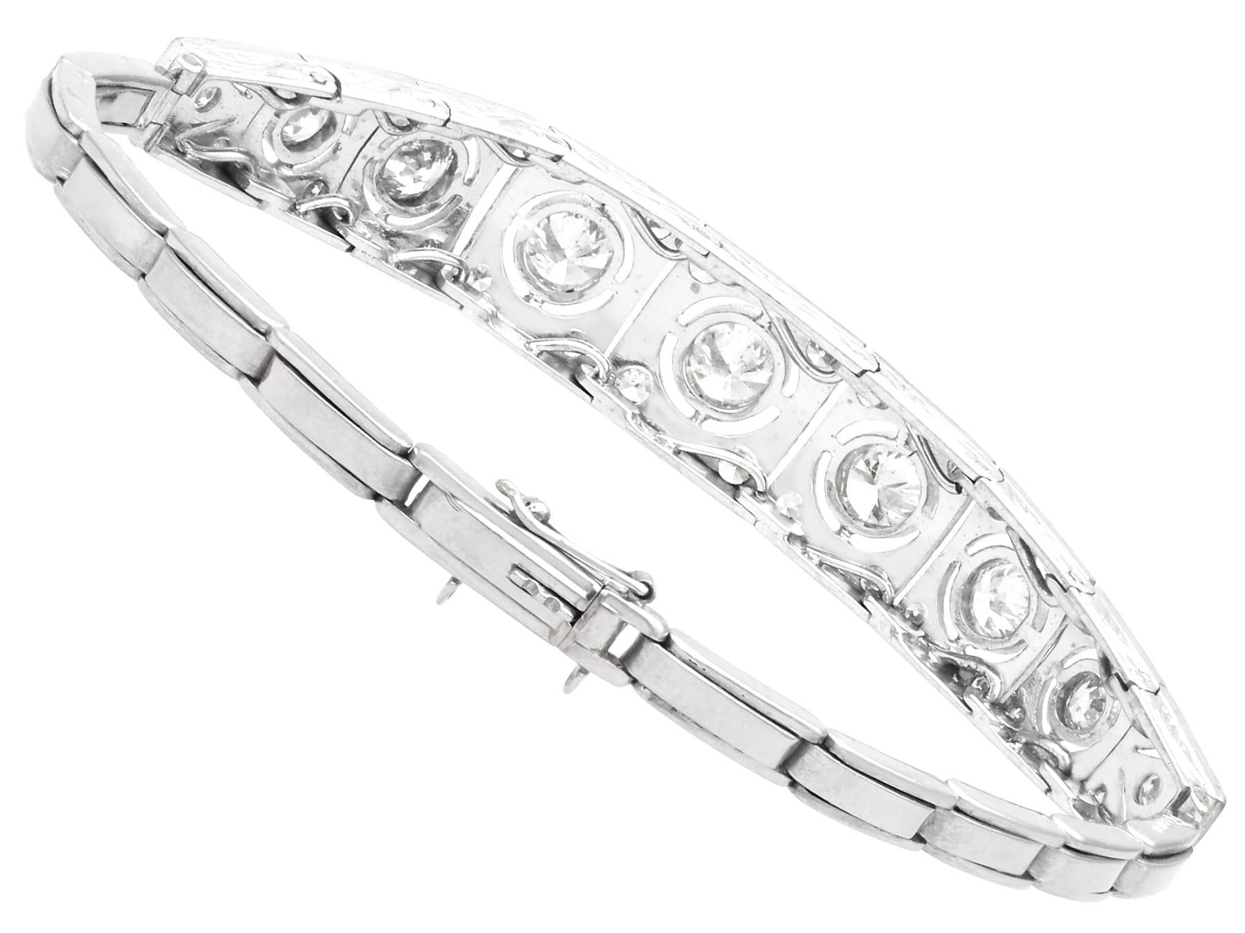 Antique 4.51 Carat Diamond, 18k White Gold and Platinum Bracelet Circa 1930 For Sale 4