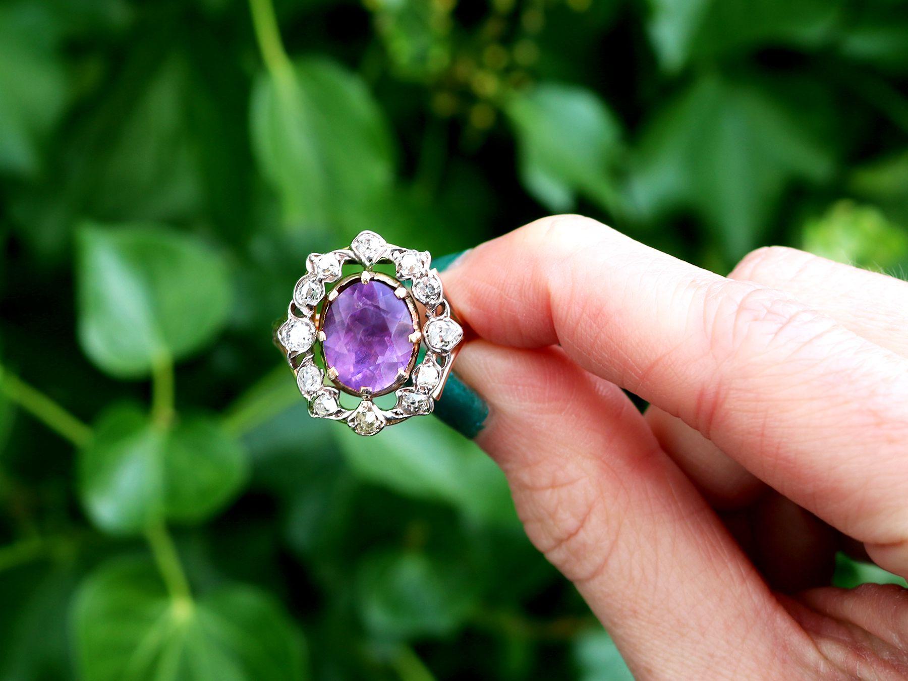 Eine feine und beeindruckende 4,52 Karat Amethyst und 0,98 Karat Diamant, 14 Karat Gelbgold und Silber gesetzt Kleid Ring; Teil unserer vielfältigen antiken Schmuck und Estate Jewelry Collections.

Dieser feine und beeindruckende antike