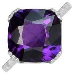 Bague cocktail ancienne en platine avec améthyste taille coussin de 4,58 carats, c. 1920
