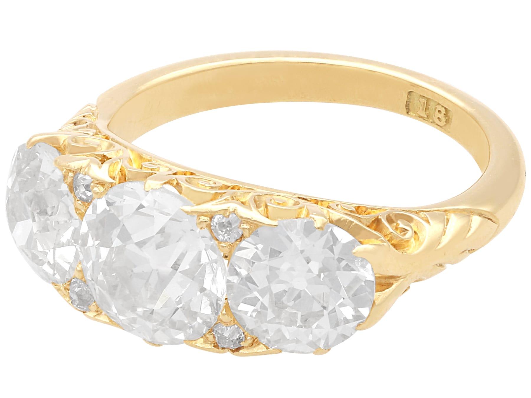 Antique 4.76 Carat Diamond and 18k Yellow Gold Trilogy Ring Circa 1900 For Sale 1