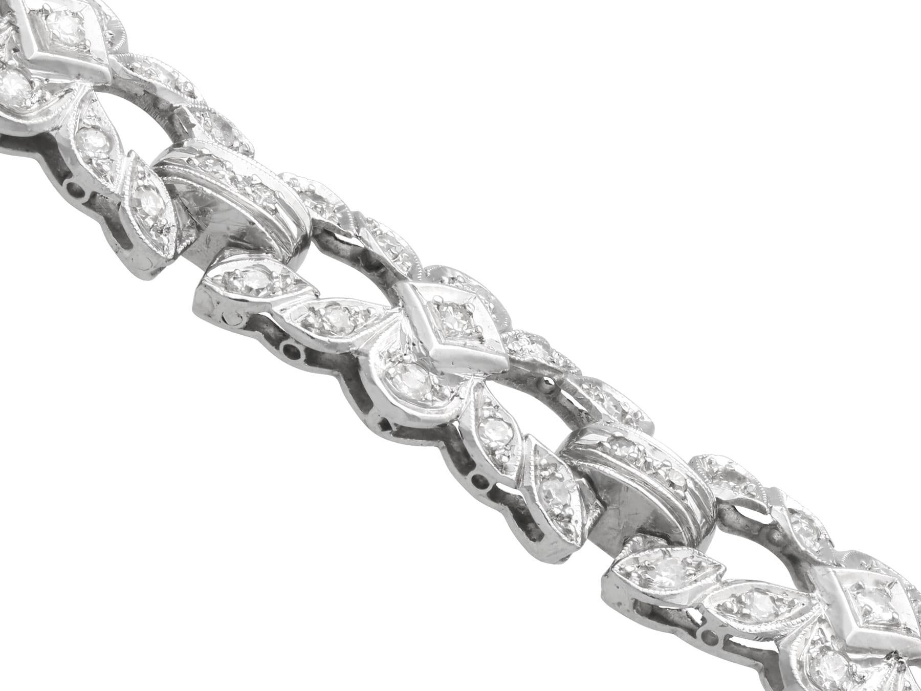 Bracelet ancien en platine et diamant de 4,83 carats Circa 1925 en vente 5