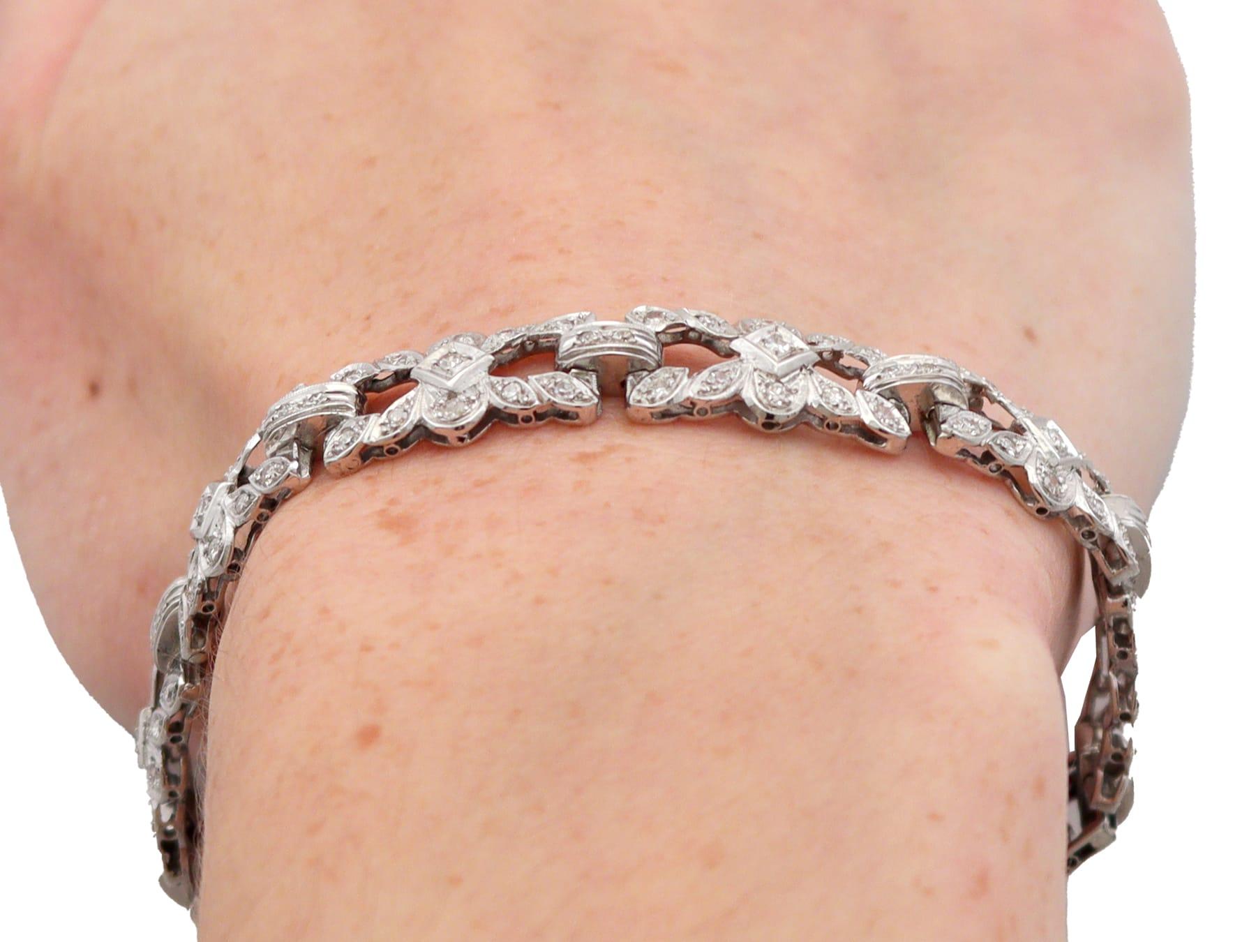 Bracelet ancien en platine et diamant de 4,83 carats Circa 1925 en vente 12