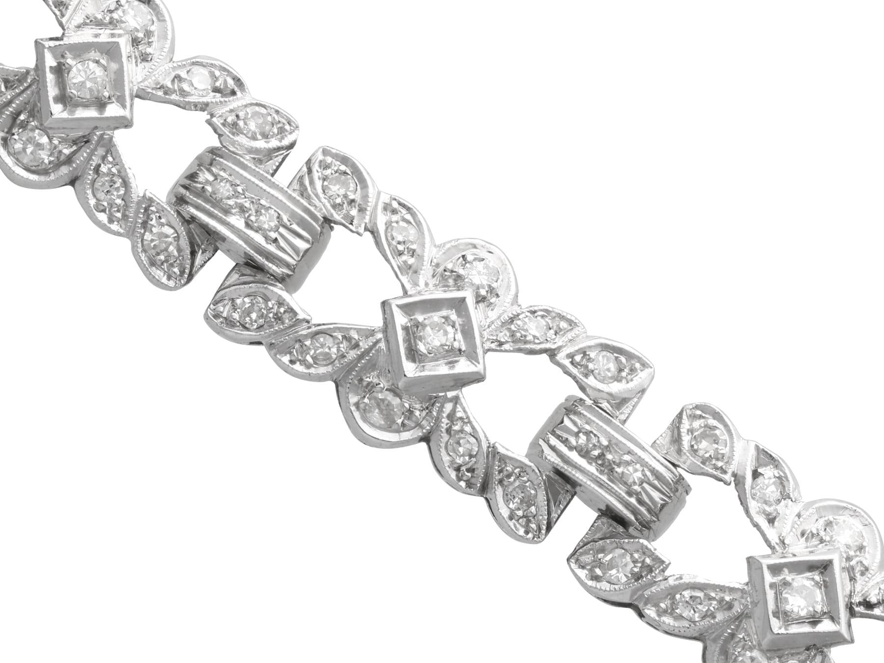 Bracelet ancien en platine et diamant de 4,83 carats Circa 1925 en vente 4