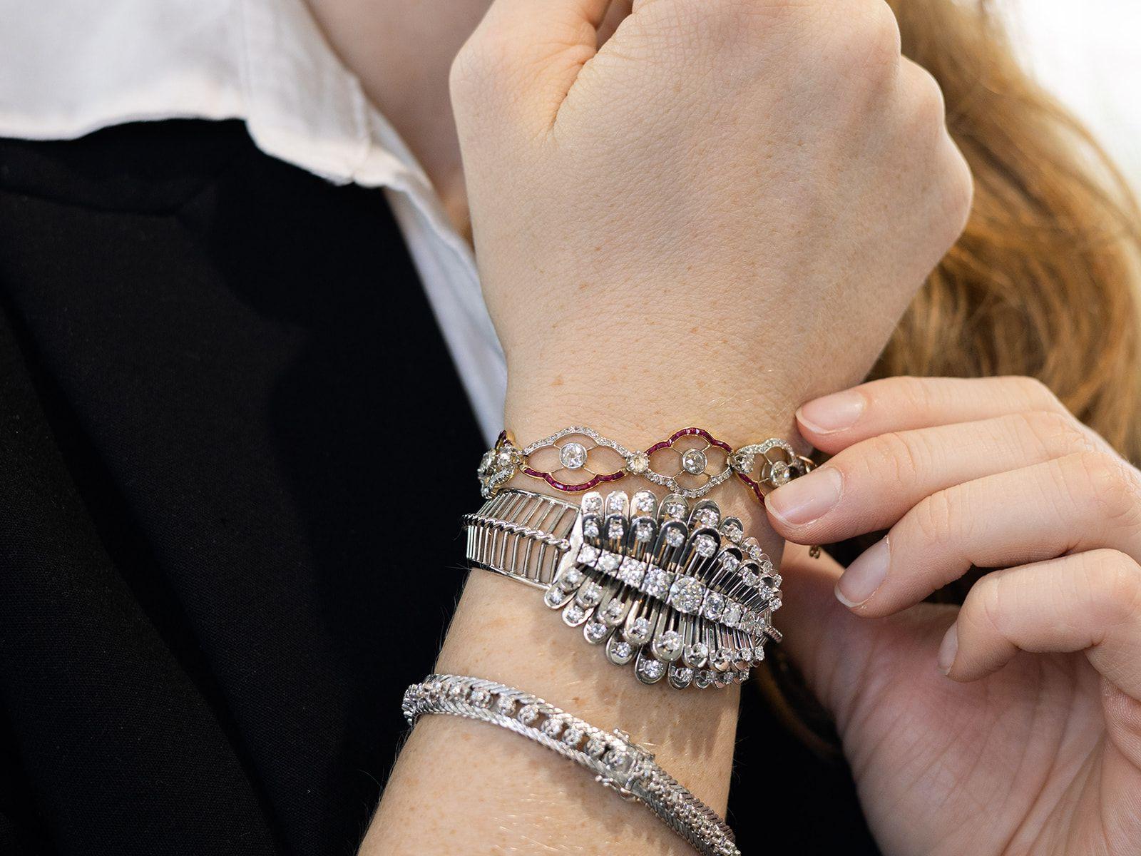 Antico bracciale in oro bianco e diamanti da 4,87 carati, 1930 circa In condizioni ottime in vendita a Jesmond, Newcastle Upon Tyne