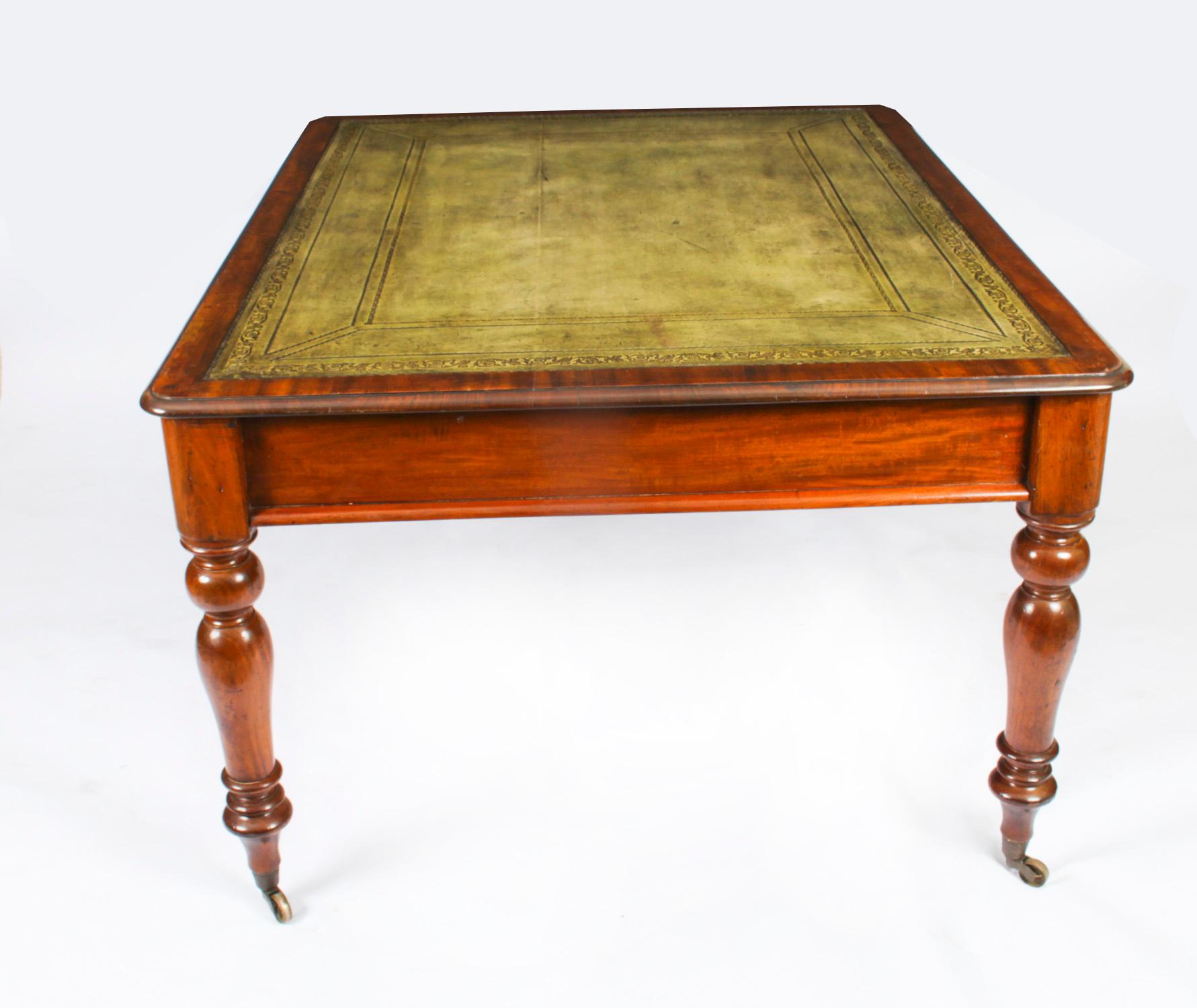 Antiker viktorianischer Schreibtisch mit vier Schubladen, Partner, 19. Jahrhundert im Angebot 12