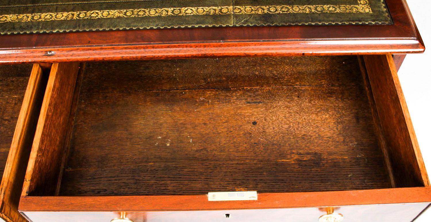 Antique Victorian Flame Mahogany Partners Pedestal Desk, 19th C For Sale 7
