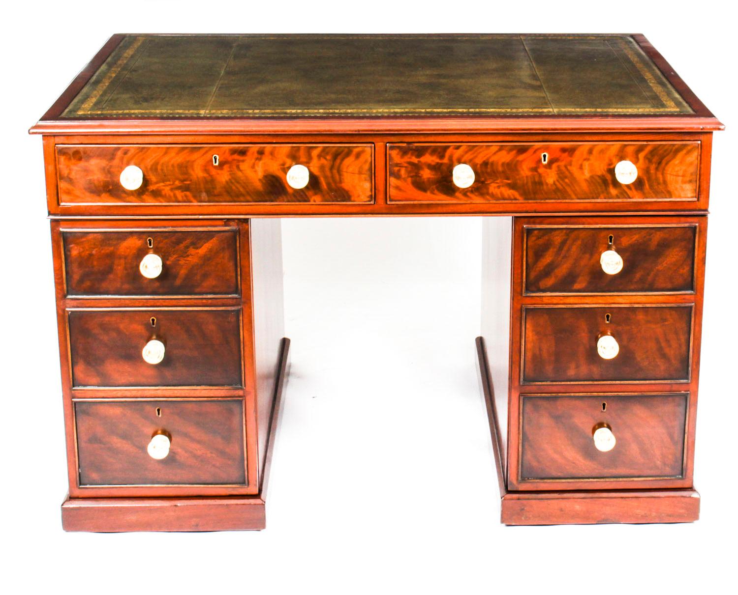 Antique Victorian Flame Mahogany Partners Pedestal Desk, 19th C For Sale 4