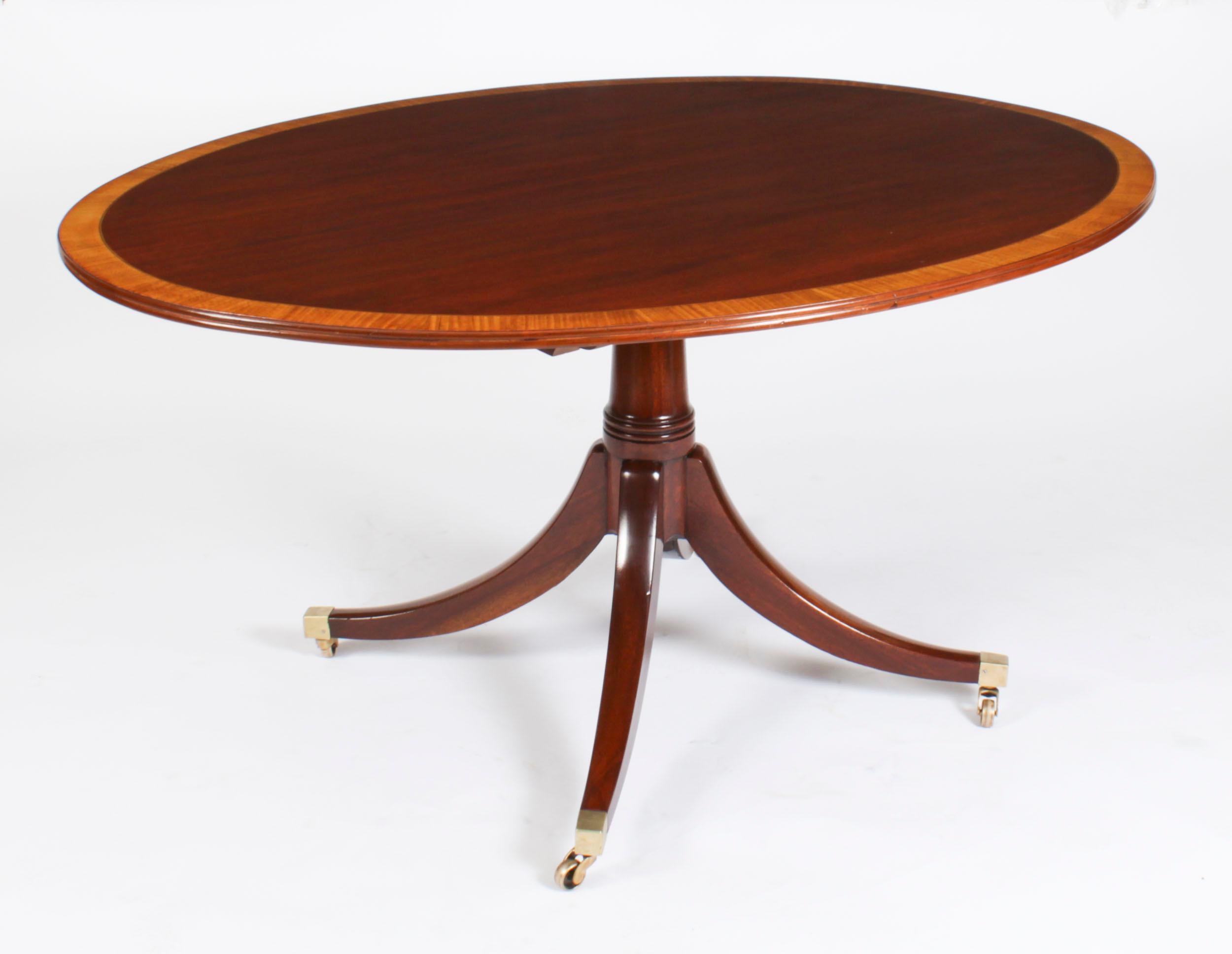 Antique Oval Mahogany Tilt Top Dining Table, Early 20th Century 10